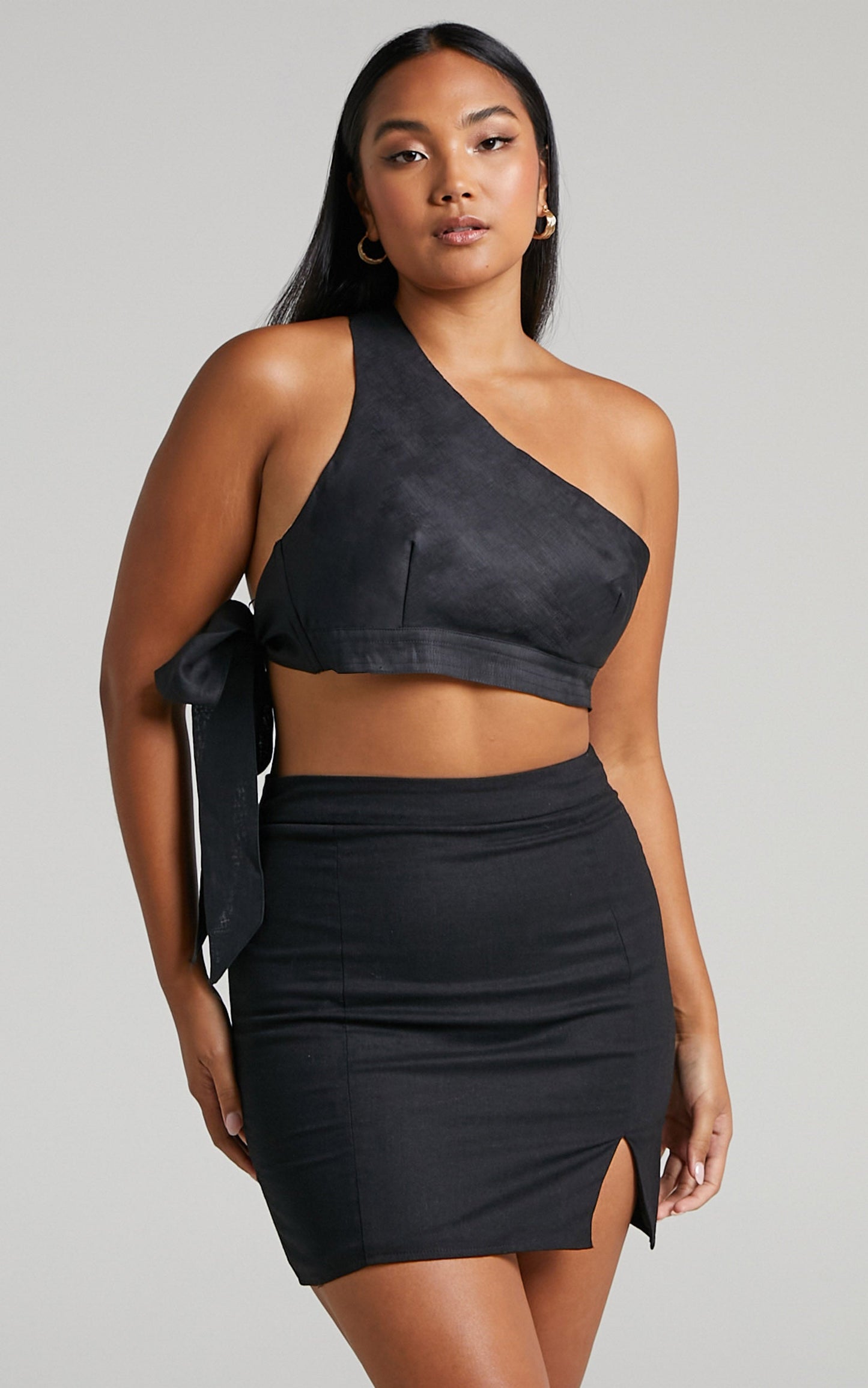Amalie The Label - Lizzi Linen One Shoulder Tie Back Crop Linen Top in Black
