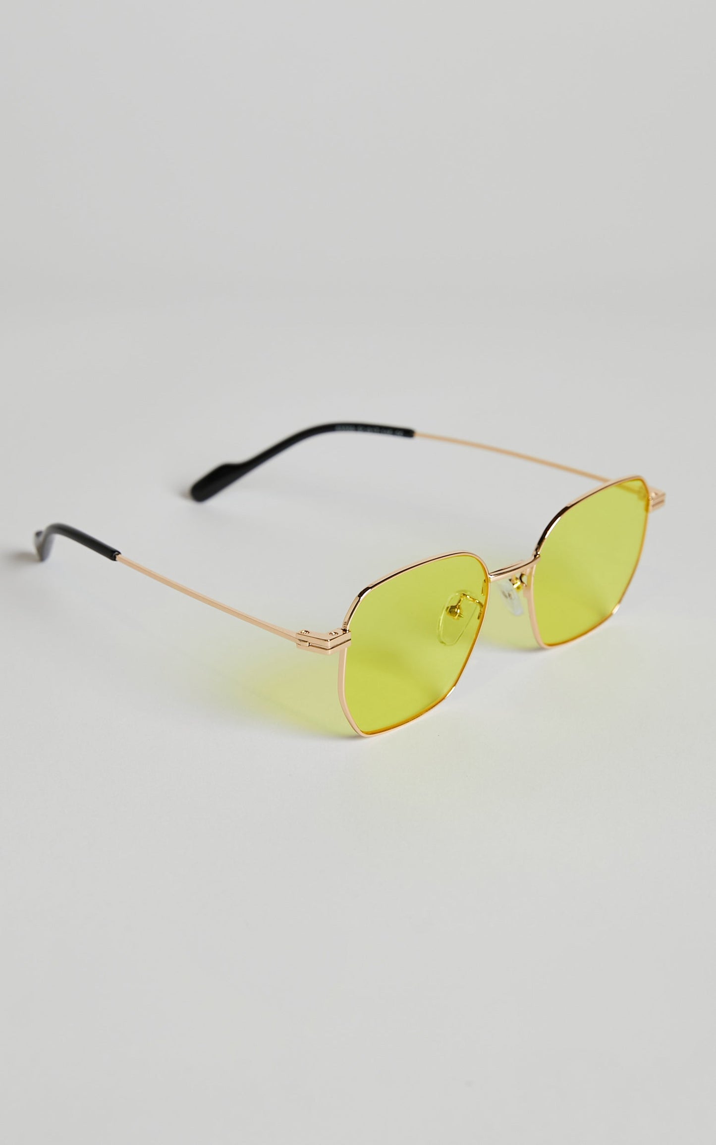 Caoimhe Hexagonal Sunglasses in Yellow Lens