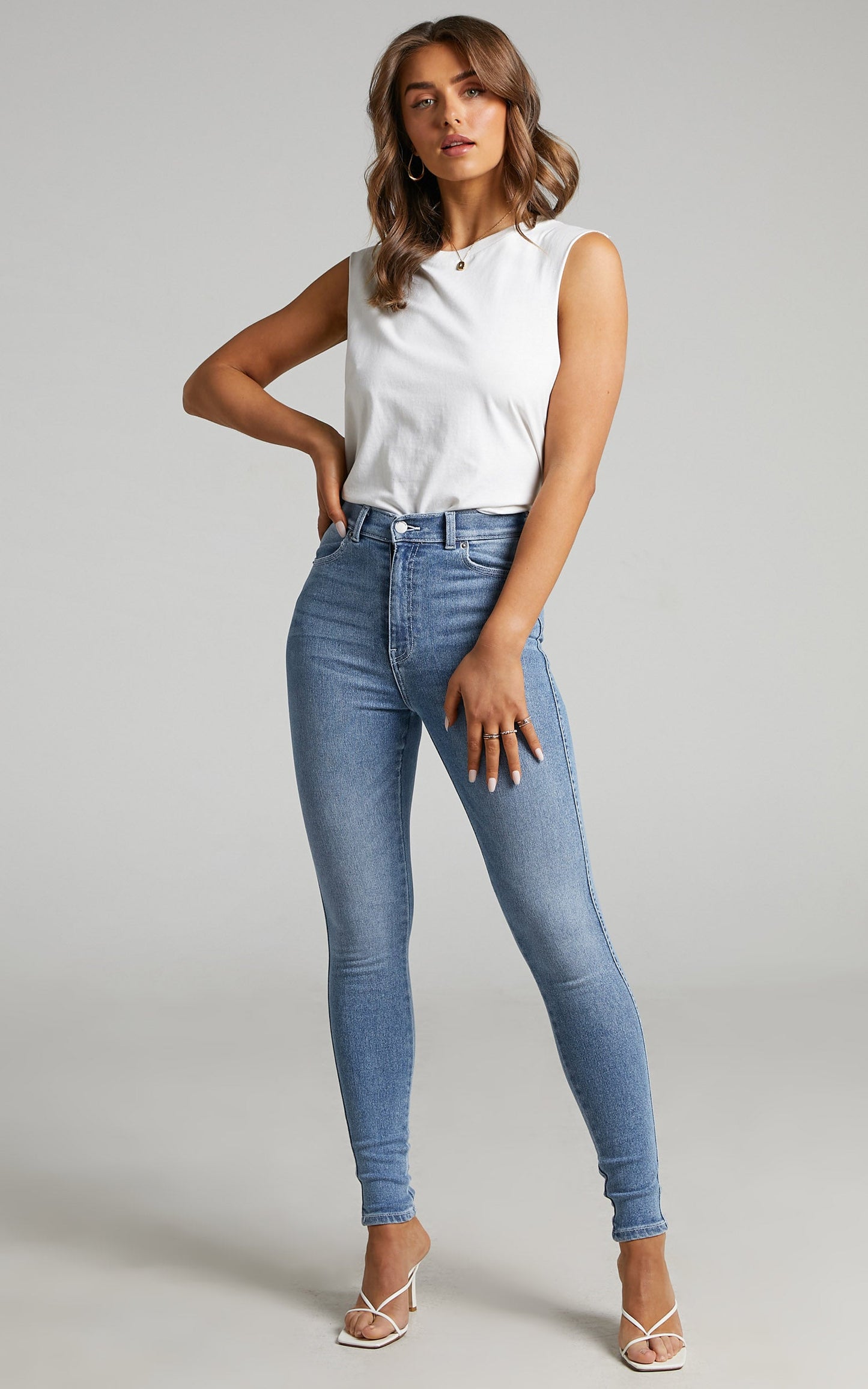 Dr Denim - Moxy Jean in Breeze Mid Worn