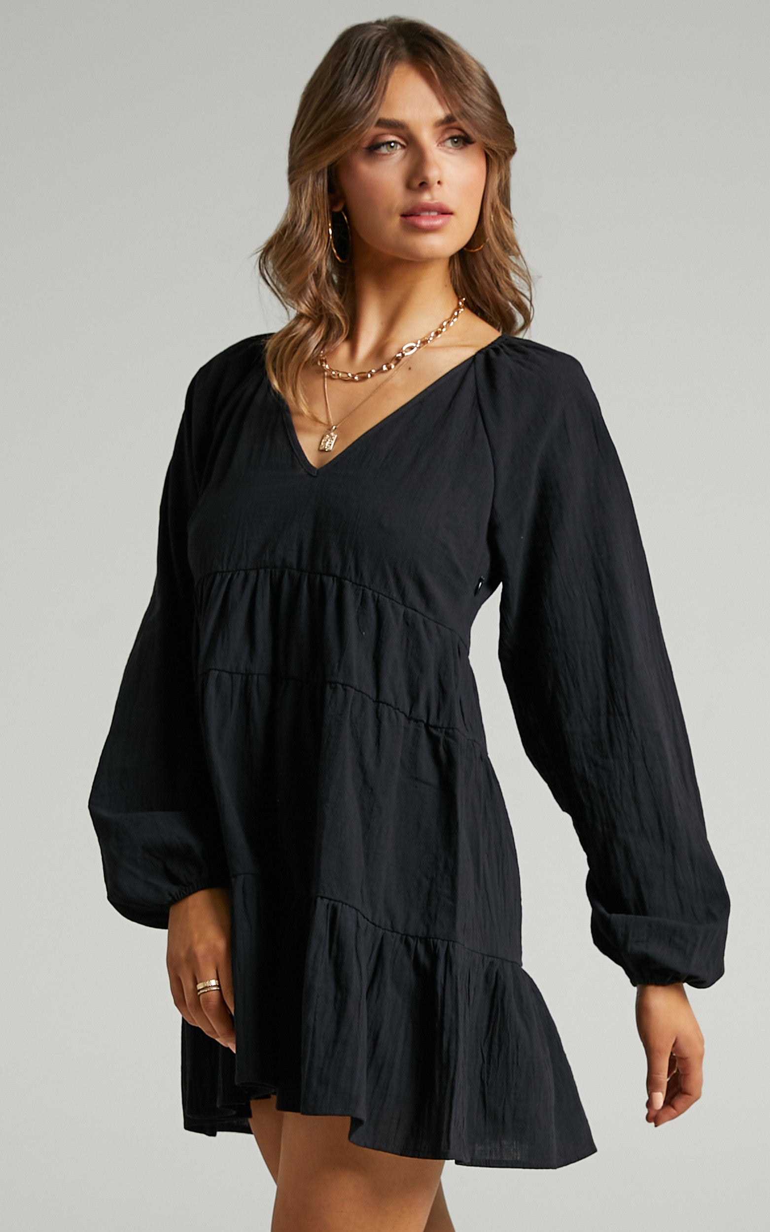 Harriette Tiered Long Sleeve Mini Shift Linen Blend Dress in Black