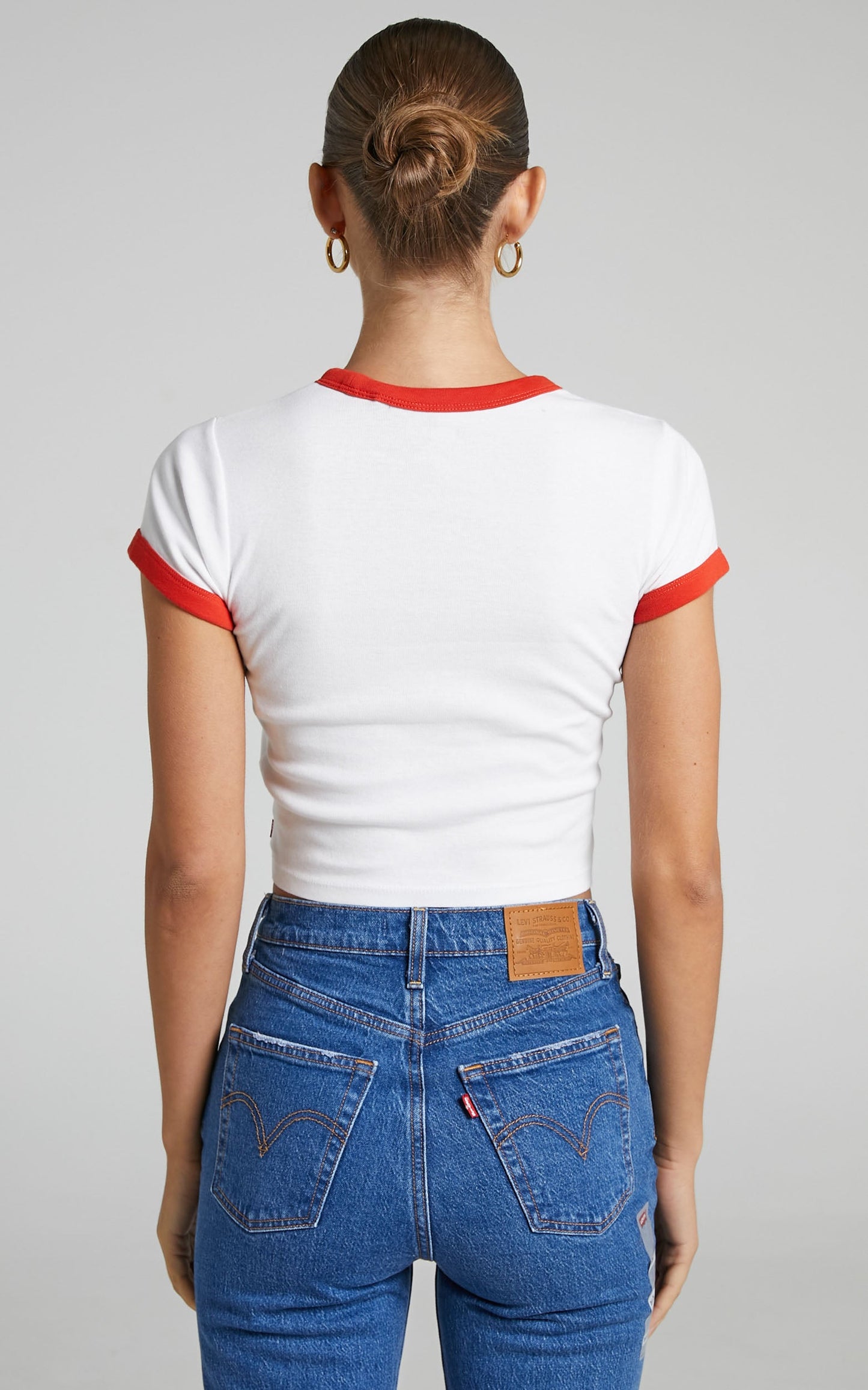 Levi's - Logo Ringer Cropped Tee in VARSITY WHITE  / VALIANT POPPY RIB