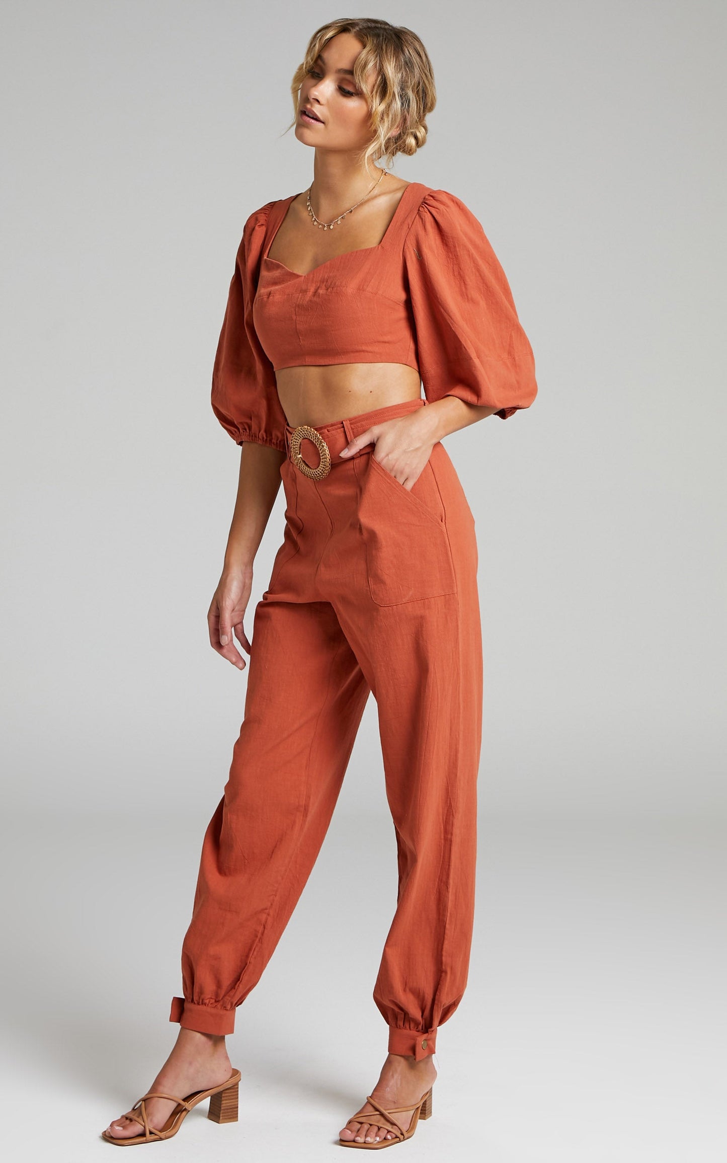 Amalie The Label - Ivy High Rise Belted Balloon Leg Tapered Pant in Pink Clay