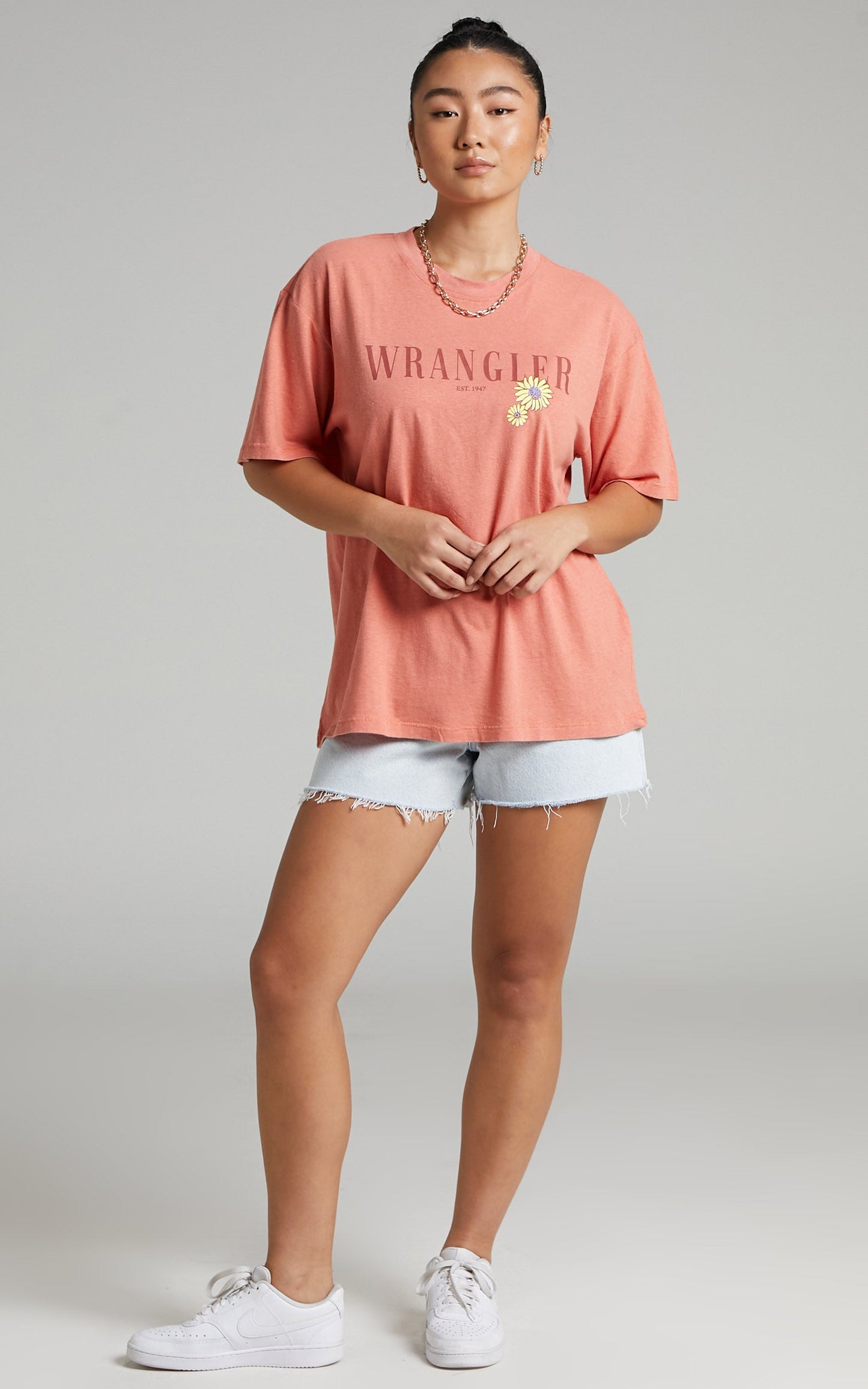 Wrangler - Daisy Logo Tee in Terracota