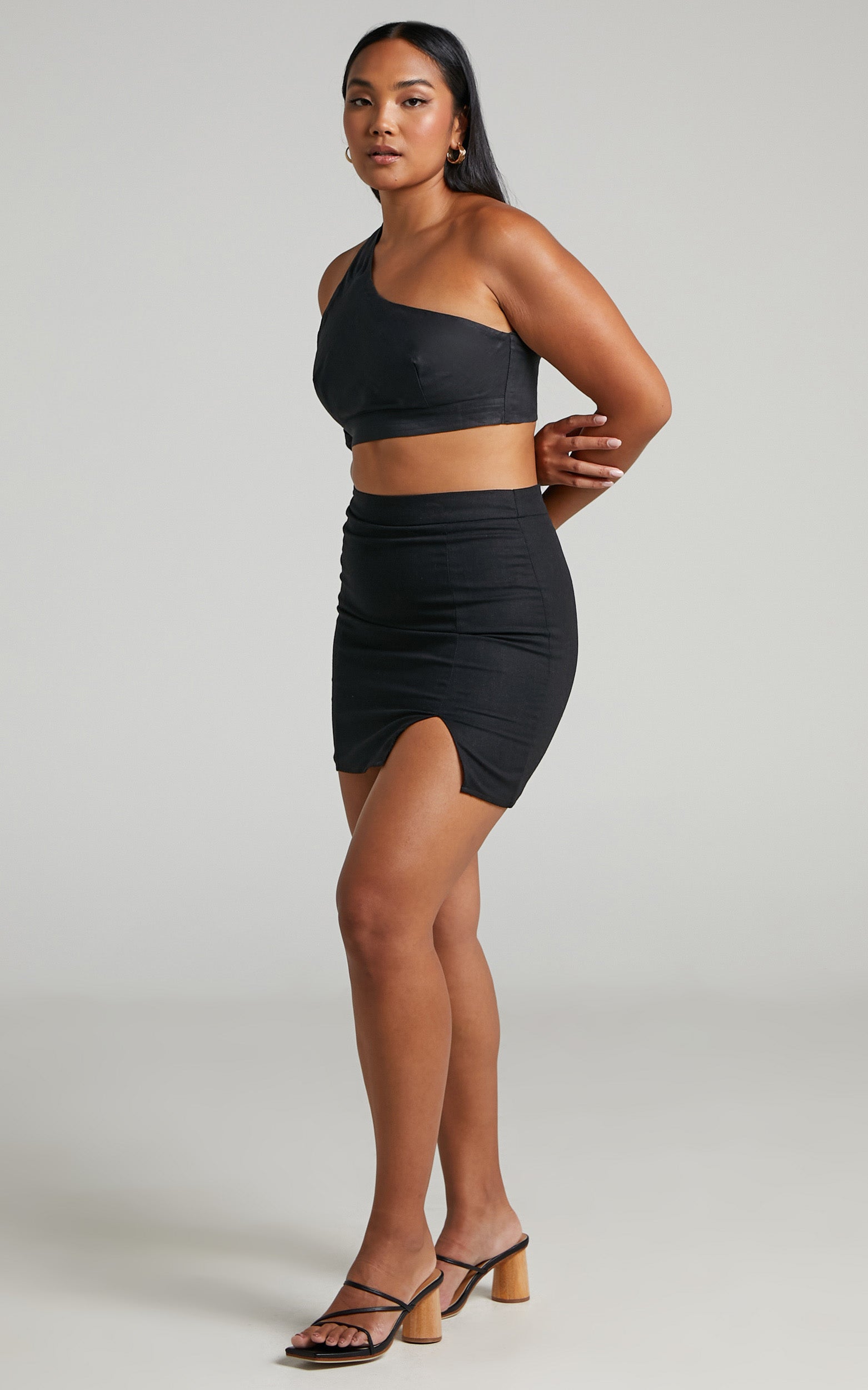 Amalie The Label - Lizzi Linen One Shoulder Tie Back Crop Linen Top in Black
