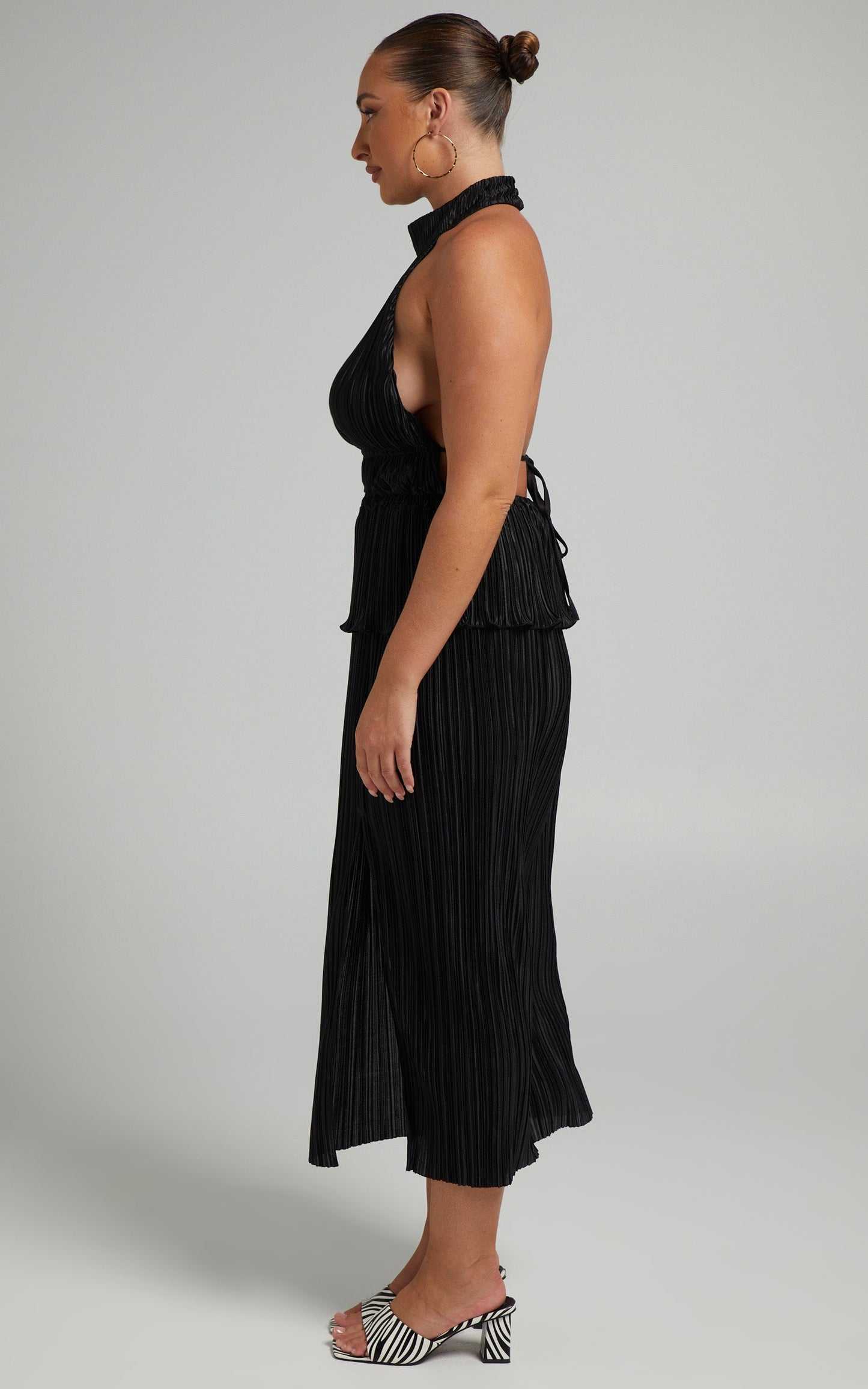 Bek Midi Skirt - Plisse Side Split Skirt in Black