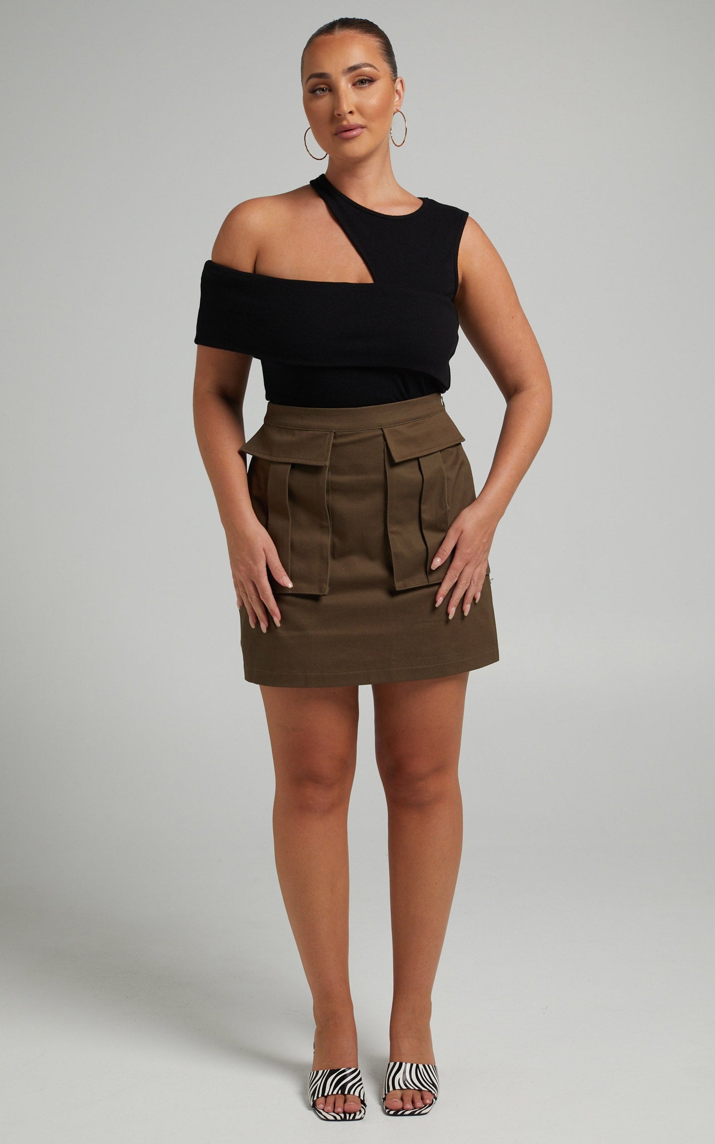 Jeyna Cargo Skirt in Khaki
