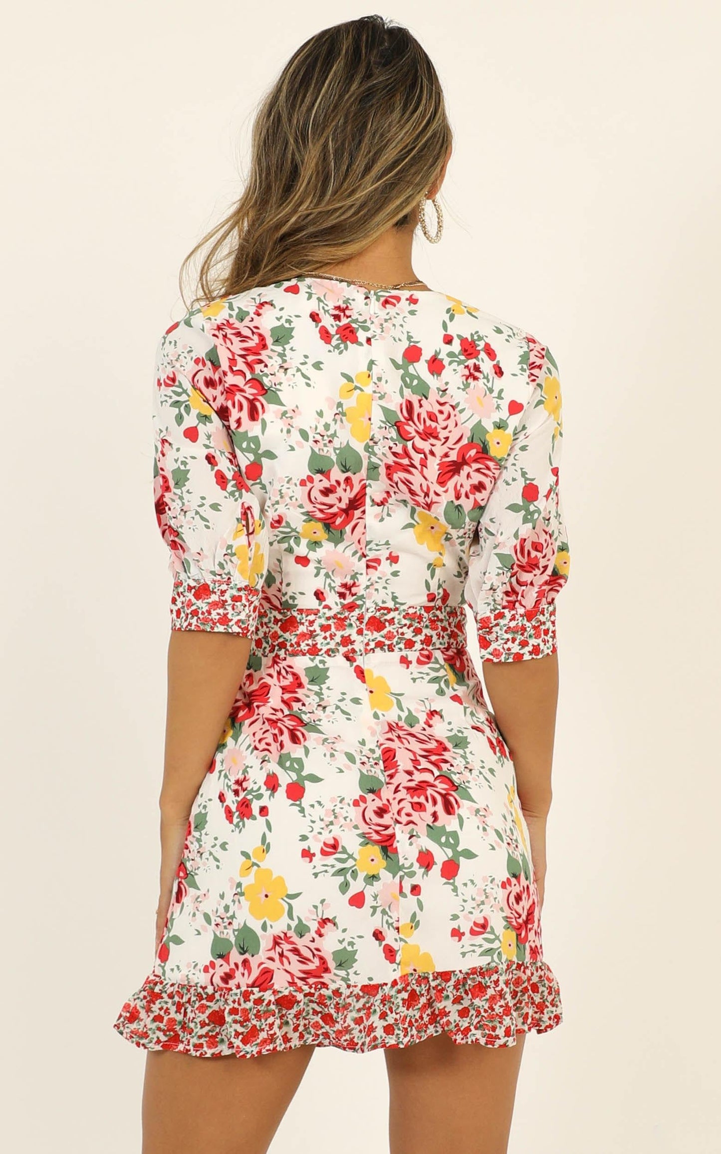 Holiday Mood Dress In White Floral
