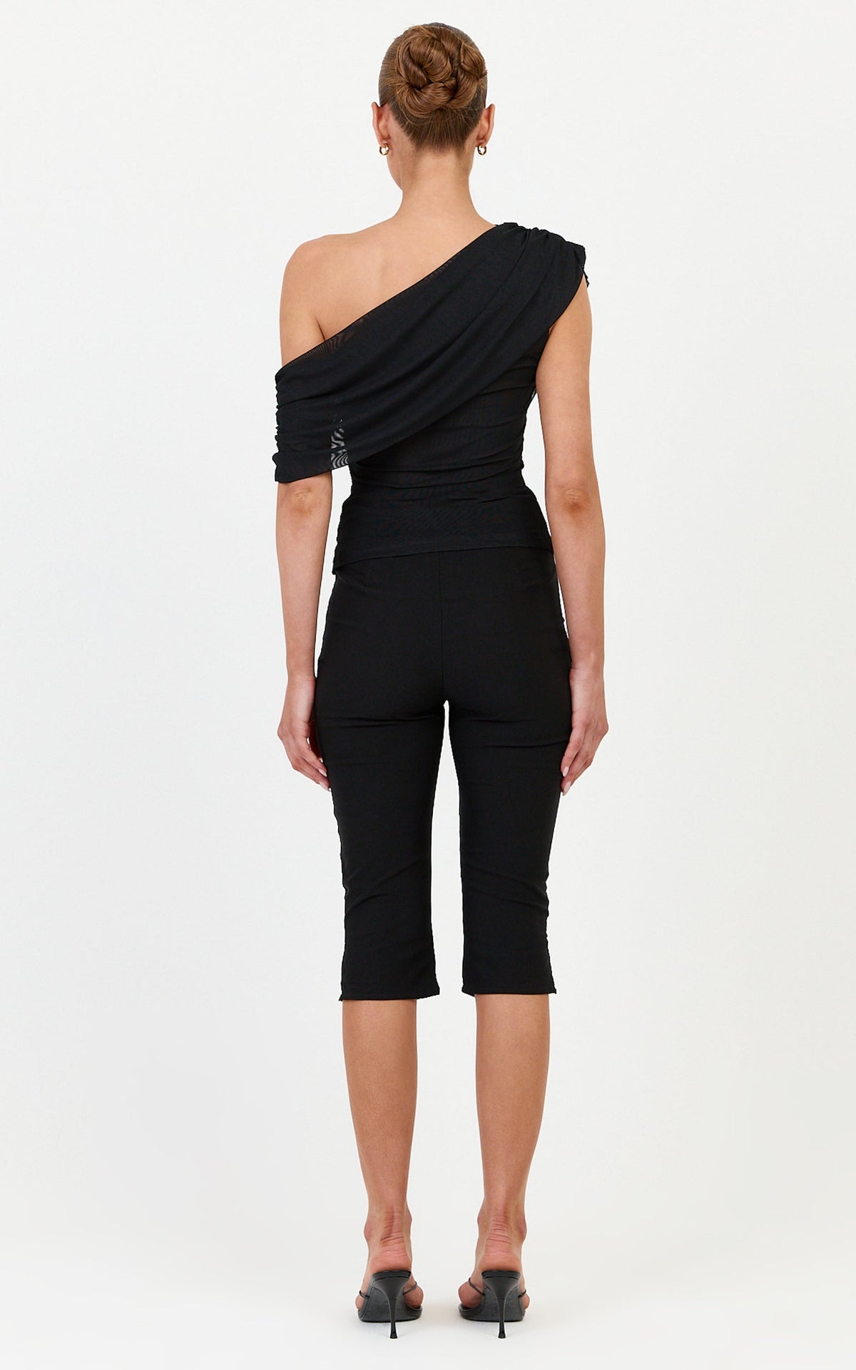 Blossom Top – Drapierte schulterfreie Bluse in Schwarz