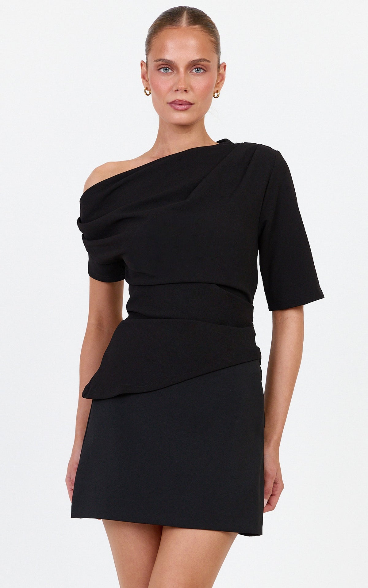 Noa Top – Asymmetrisches One-Shoulder-Top in Schwarz