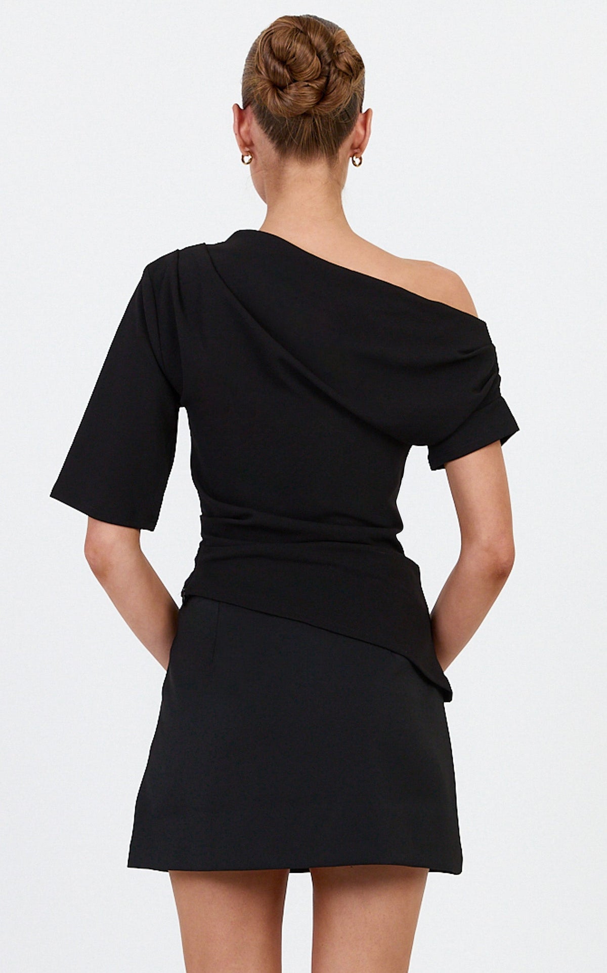 Noa Top – Asymmetrisches One-Shoulder-Top in Schwarz