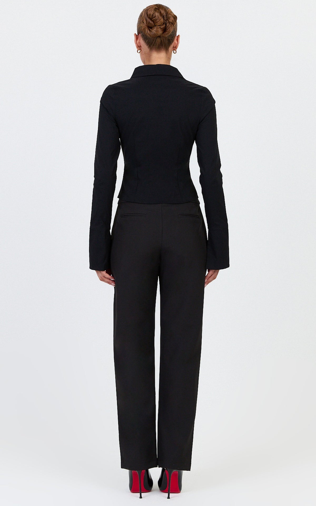Zareena Top – Hemd mit Button-down-Kragen in Schwarz