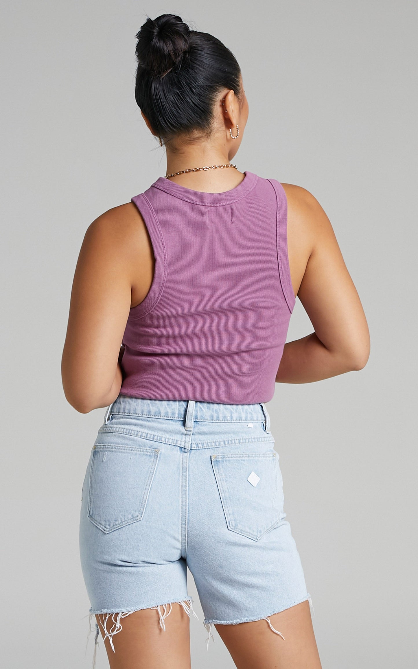 Abrand - A Claudia Cut Off Denim Shorts in Bleached Stone Rip