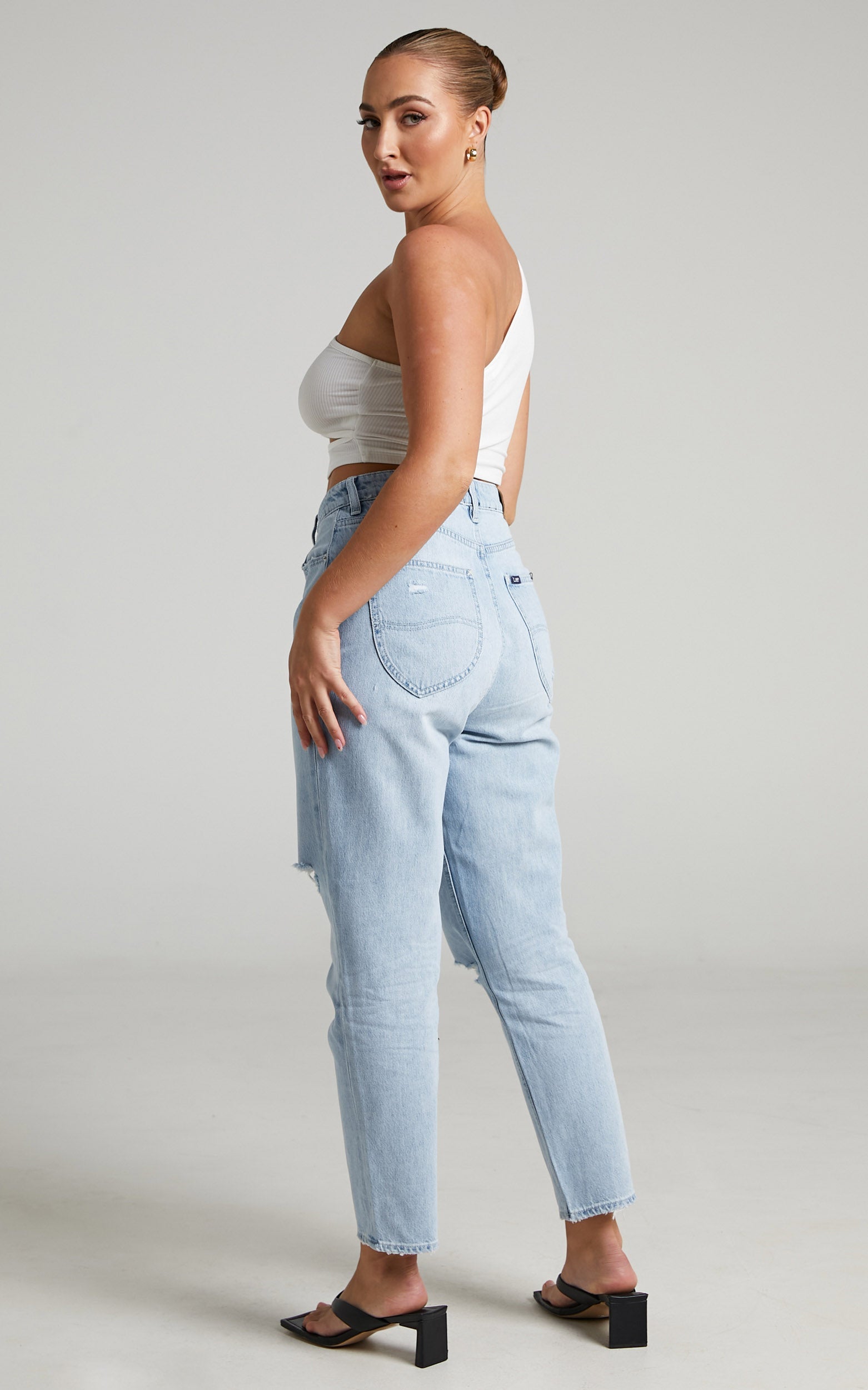 Lee - High Mom Jeans in Oxy Destruct