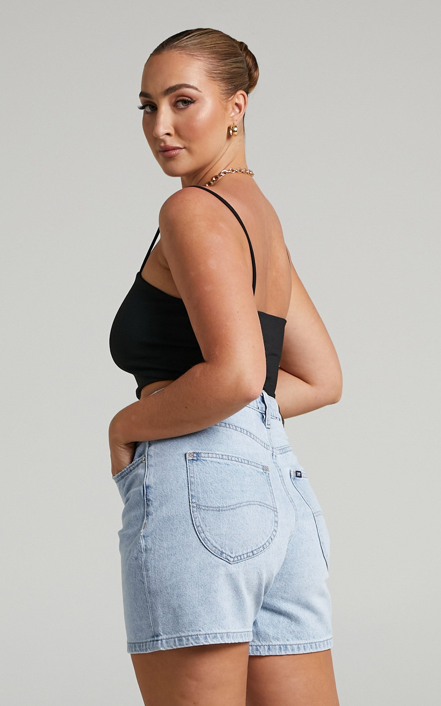 Lee - High Moms Denim Shorts in Cosmic Blue
