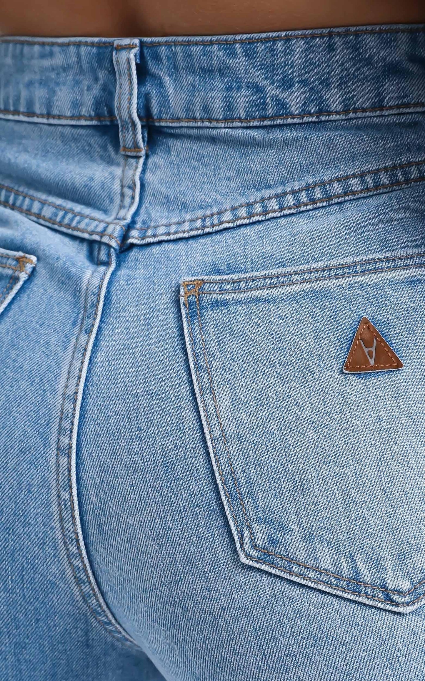 Abrand - A Venice Straight Jean in Alicia