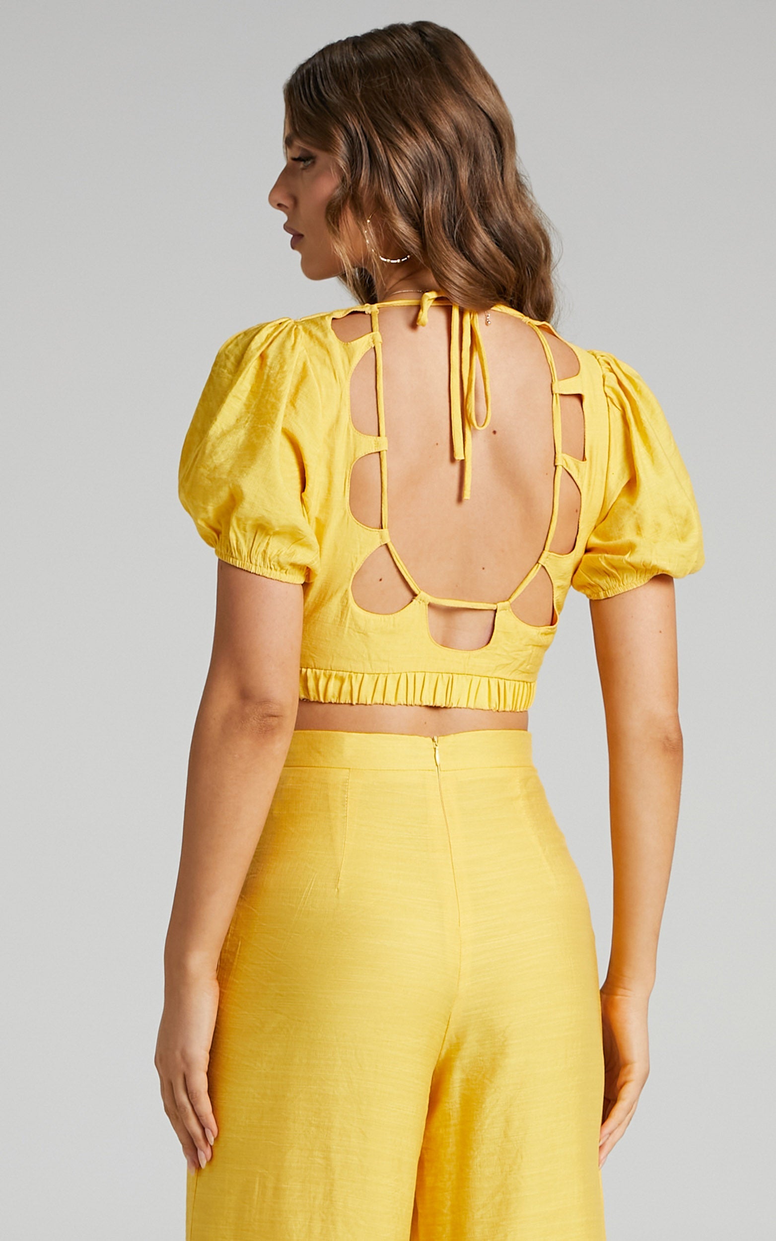Aurora Cut Out Back Puff Sleeve Crop Linen Blend Top in Sunflower Yellow