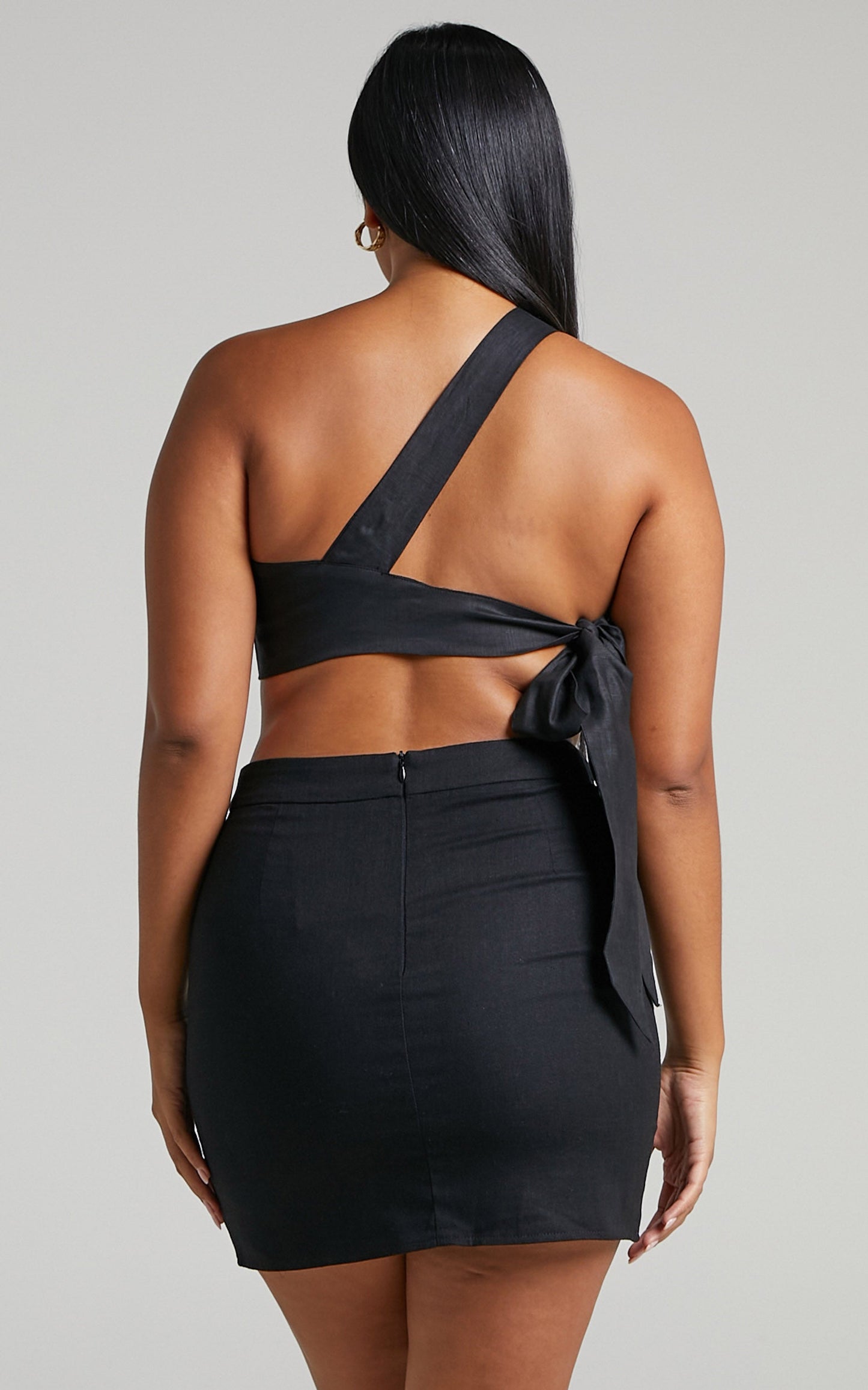Amalie The Label - Lizzi Linen One Shoulder Tie Back Crop Linen Top in Black