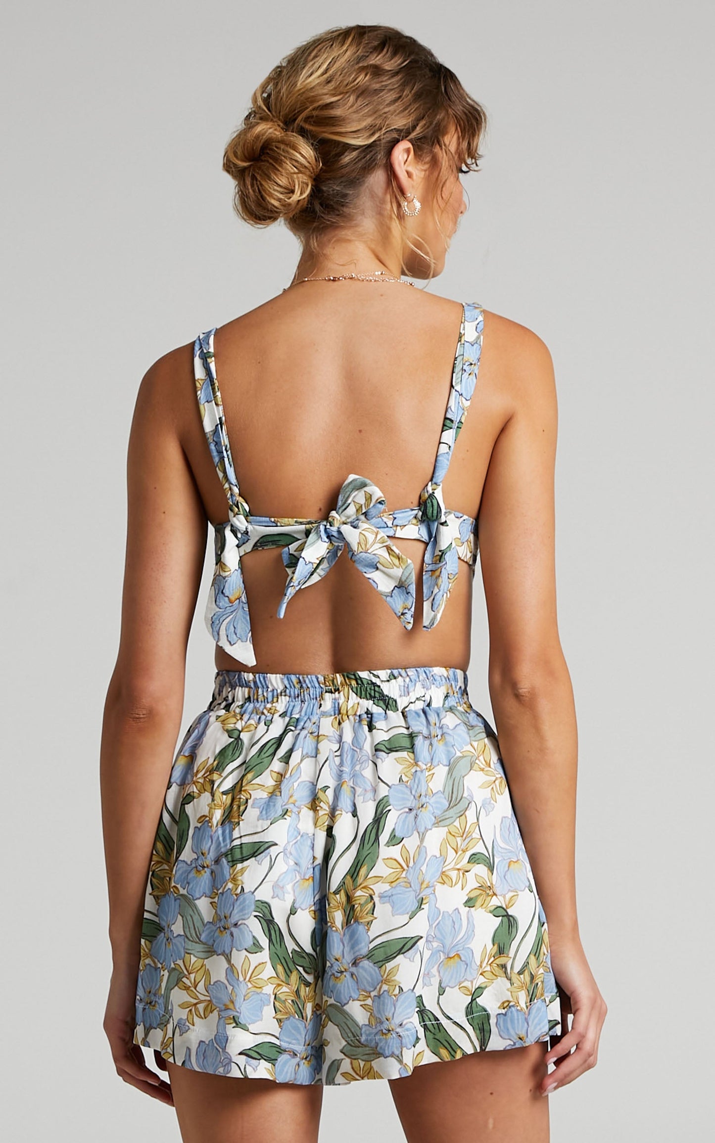 Amalie The Label - Benita Linen Blend Knot Detail Tie Back Micro Crop Top in Iris Floral