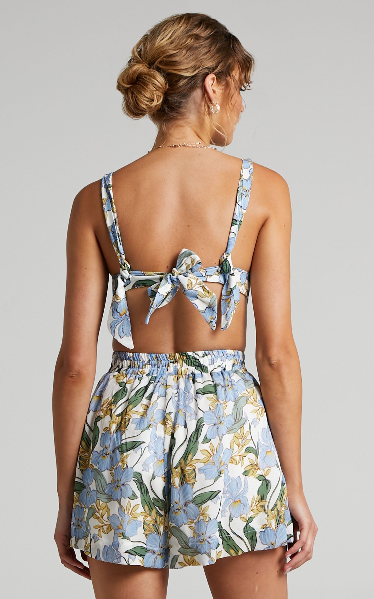Amalie The Label - Benita Linen Blend Knot Detail Tie Back Micro Crop Top in Iris Floral