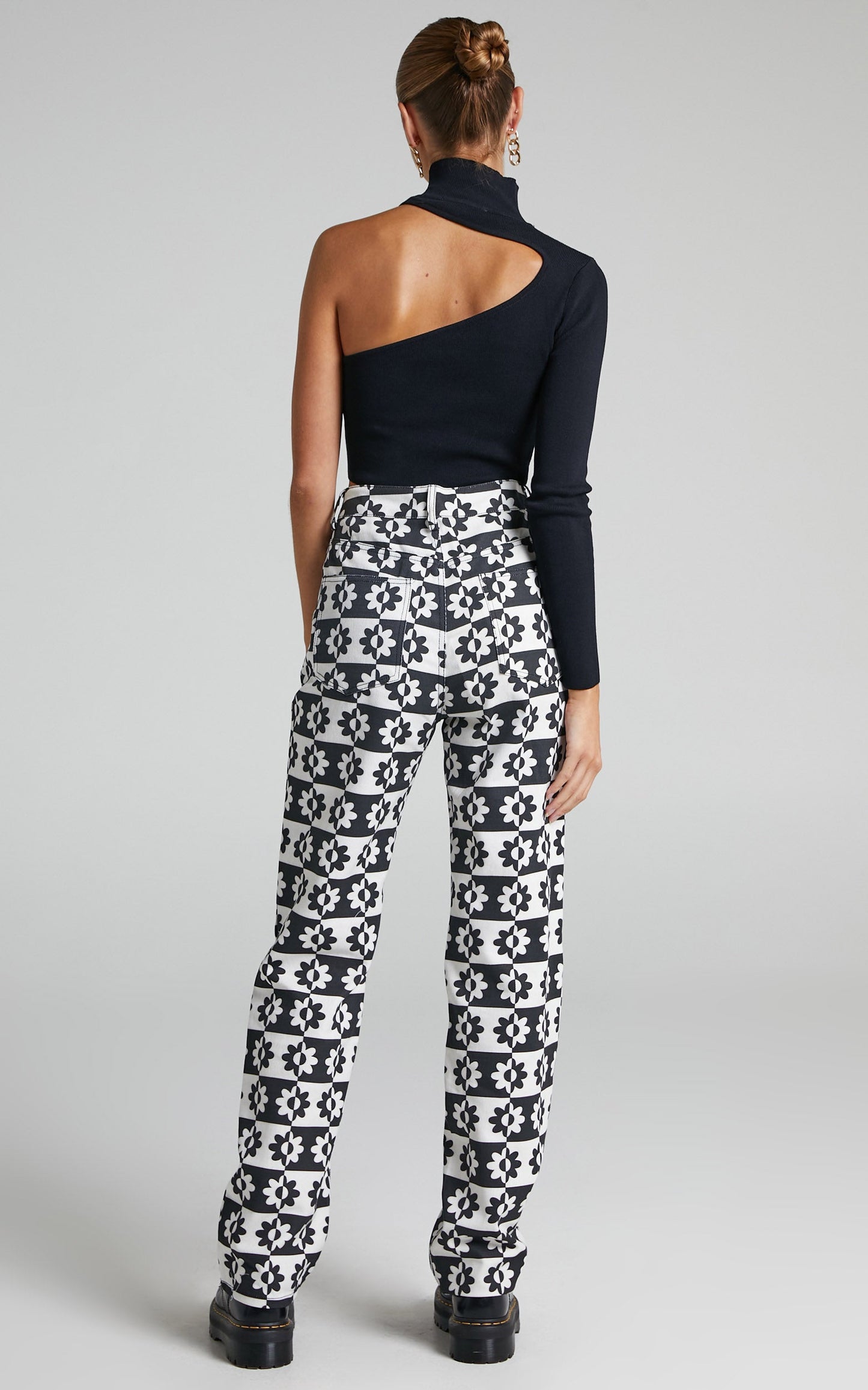 Illusions High Waisted  Printed Pants in Black/White