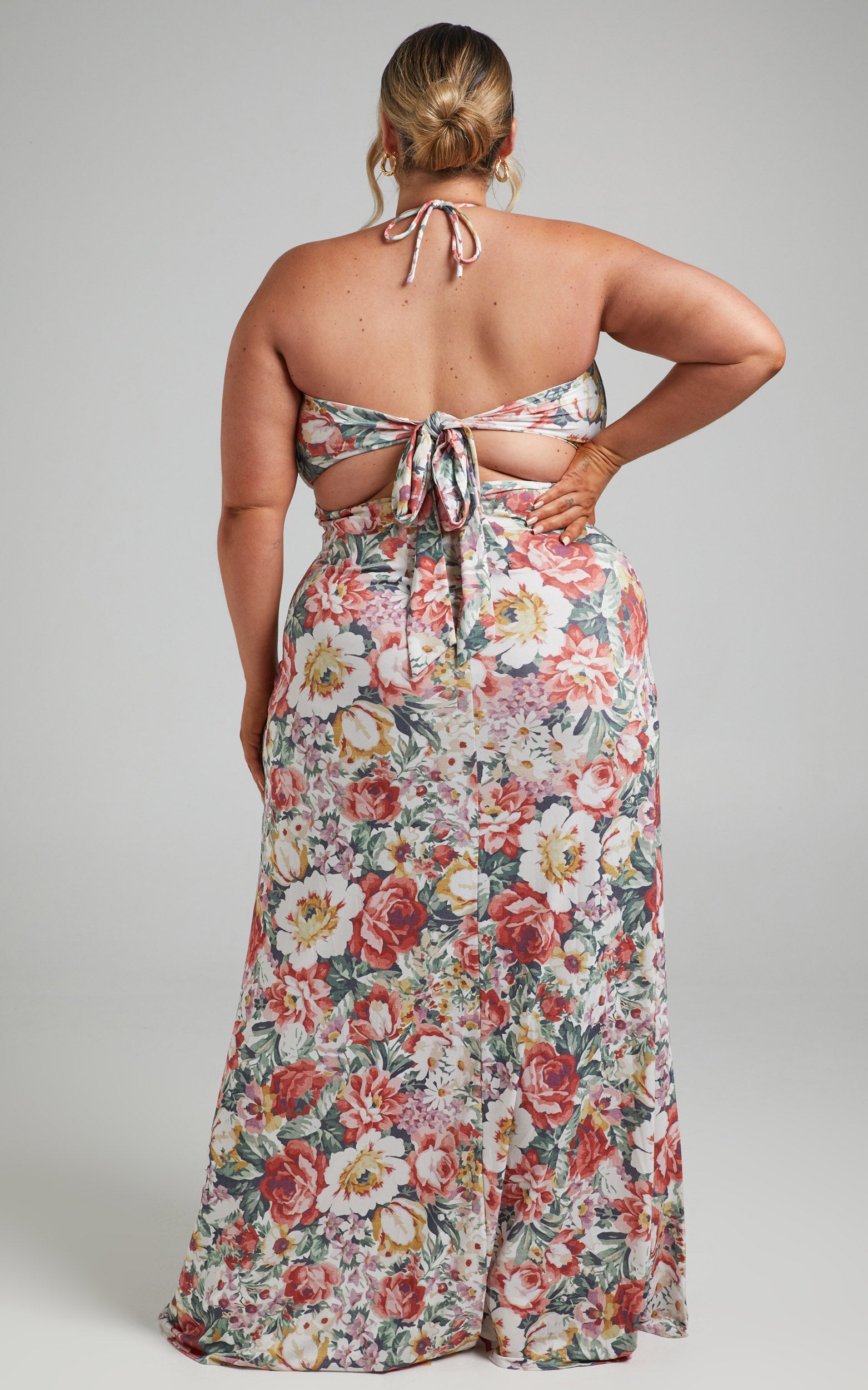 Alenka Halter Neck Ruched Centre Maxi Dress in Heritage Floral