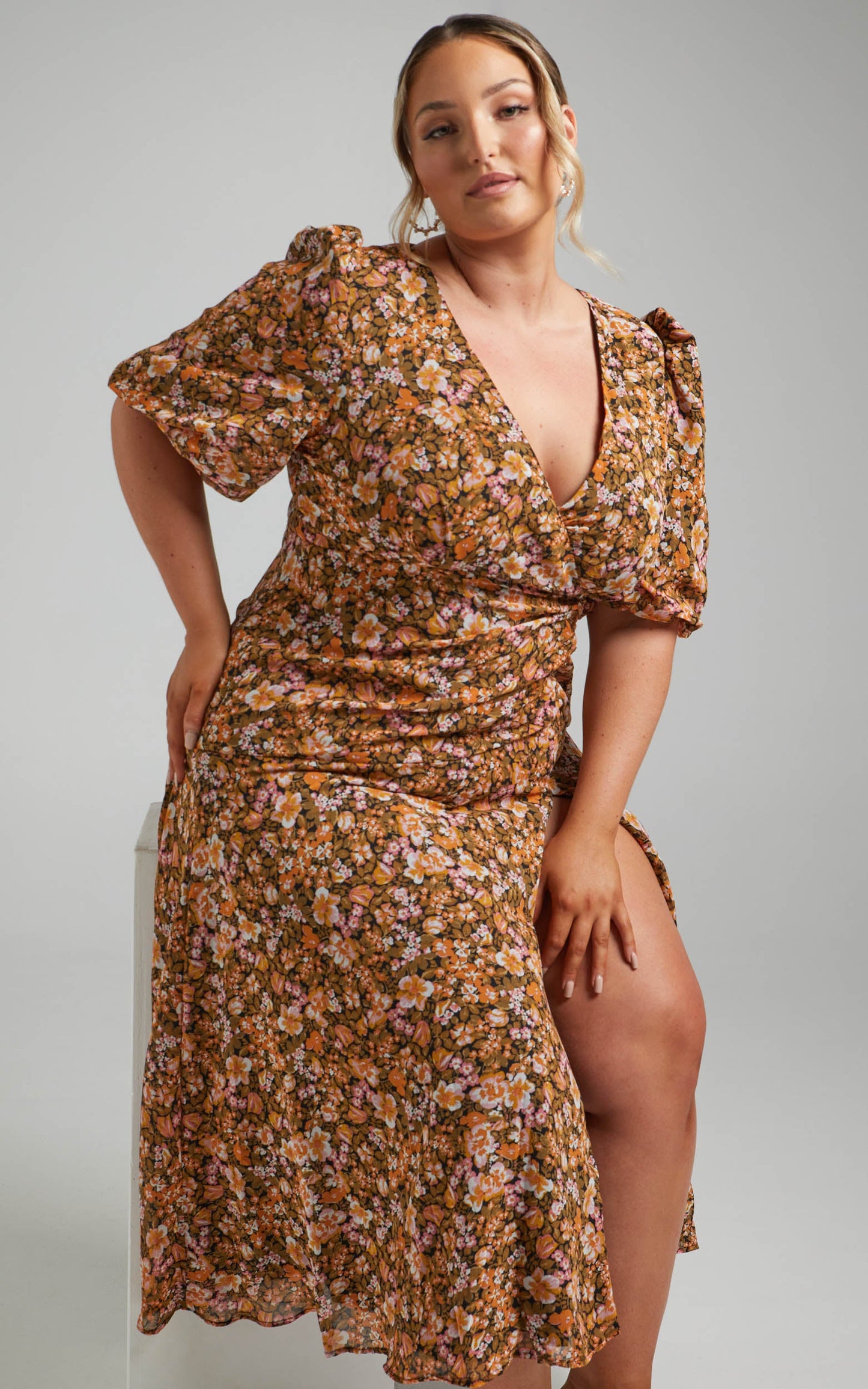 Loree Midi Dress - Puff Sleeve Dress in Black Floral
