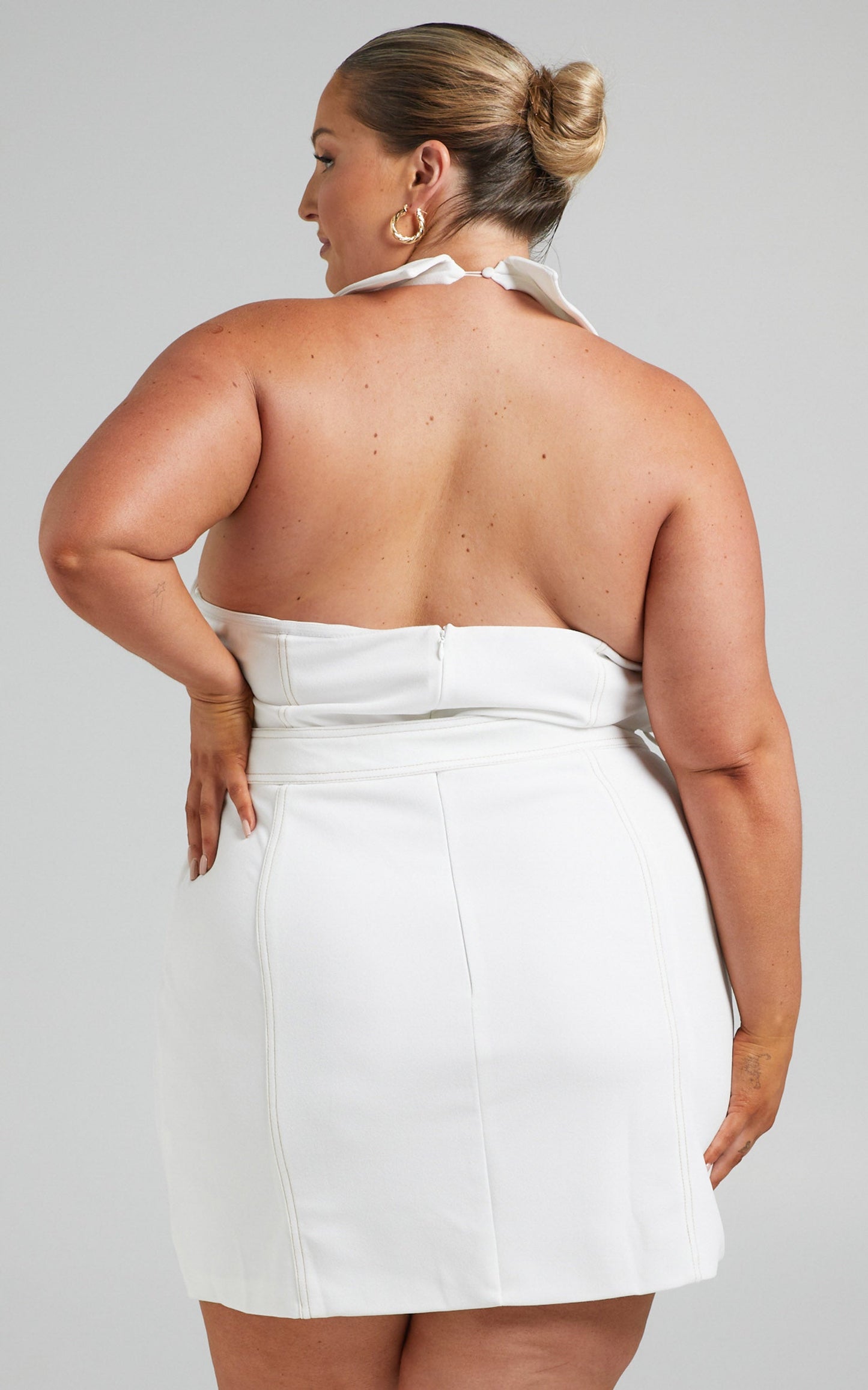 Theone Self Belt Contrast Stitching Halter Dress in Cream
