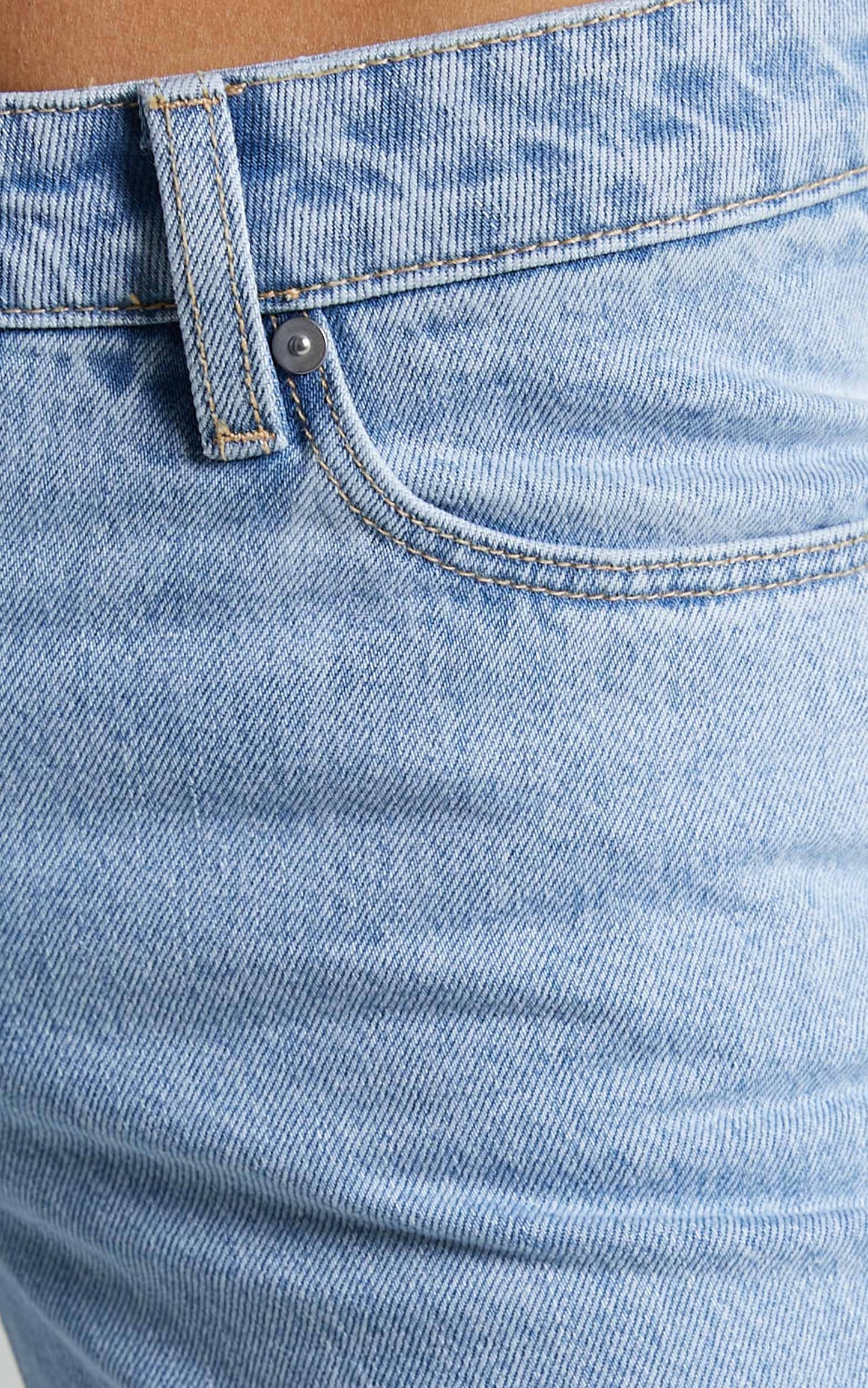 Abrand - A '99 Low Straight Jean in Walk Away