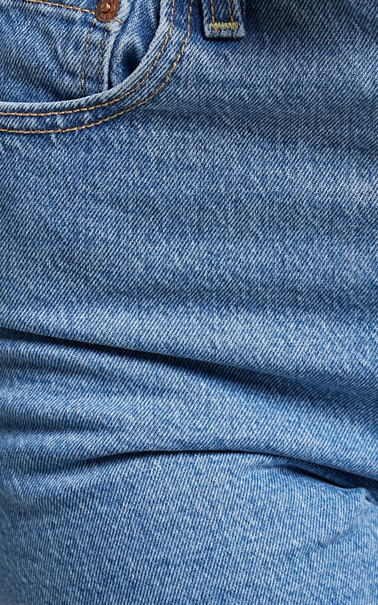 Levi's - Ribcage Denim Shorts in Tango Stonewash
