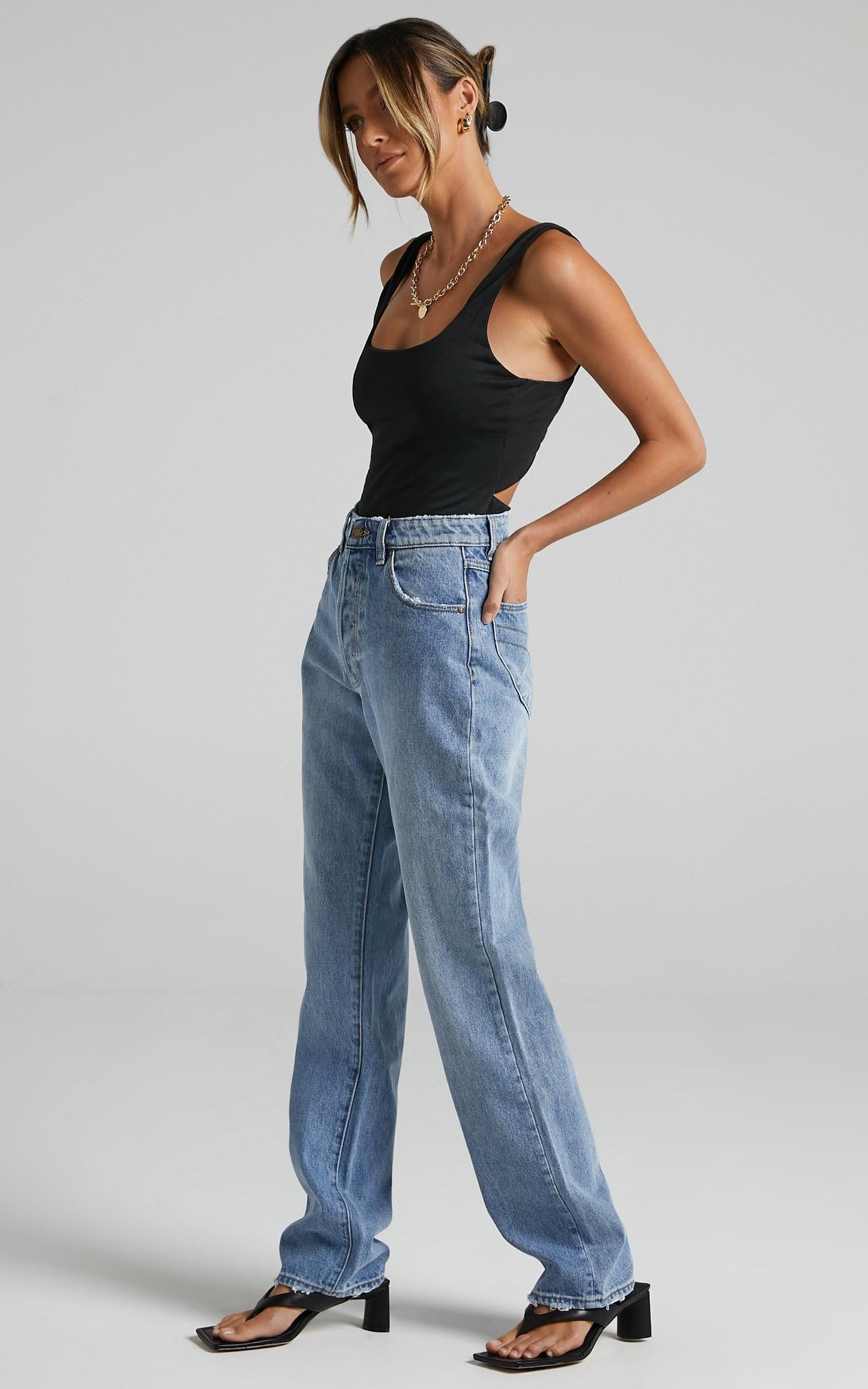 Rolla's - Classic Straight Jean in 90s Blue
