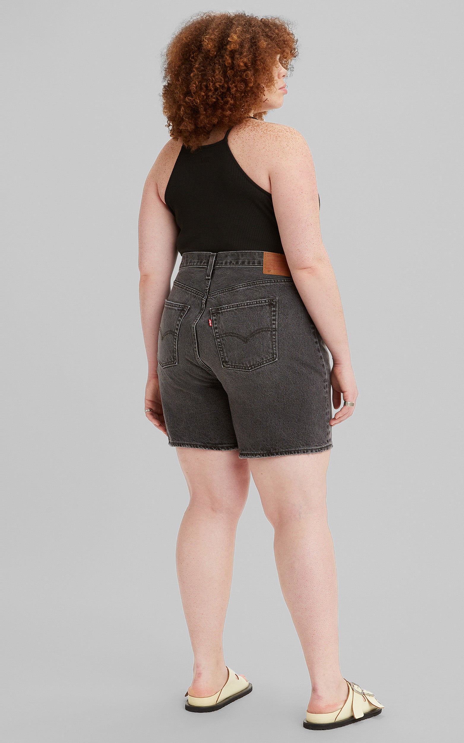 Levi's Curve - 90s 501 Denim Short in Blended - Black Worn In