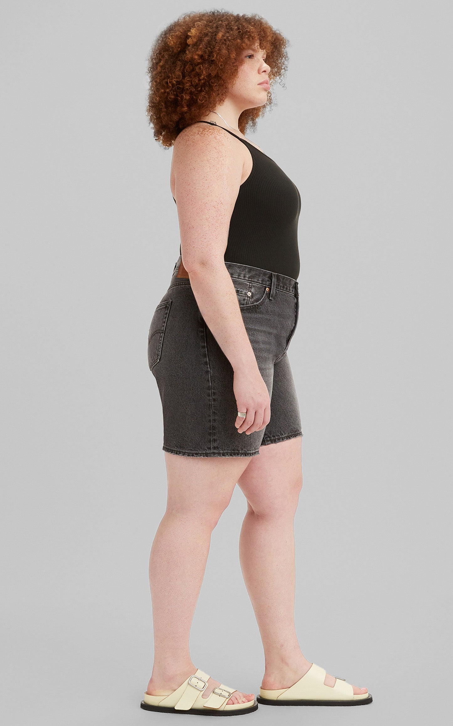 Levi's Curve - 90s 501 Denim Short in Blended - Black Worn In
