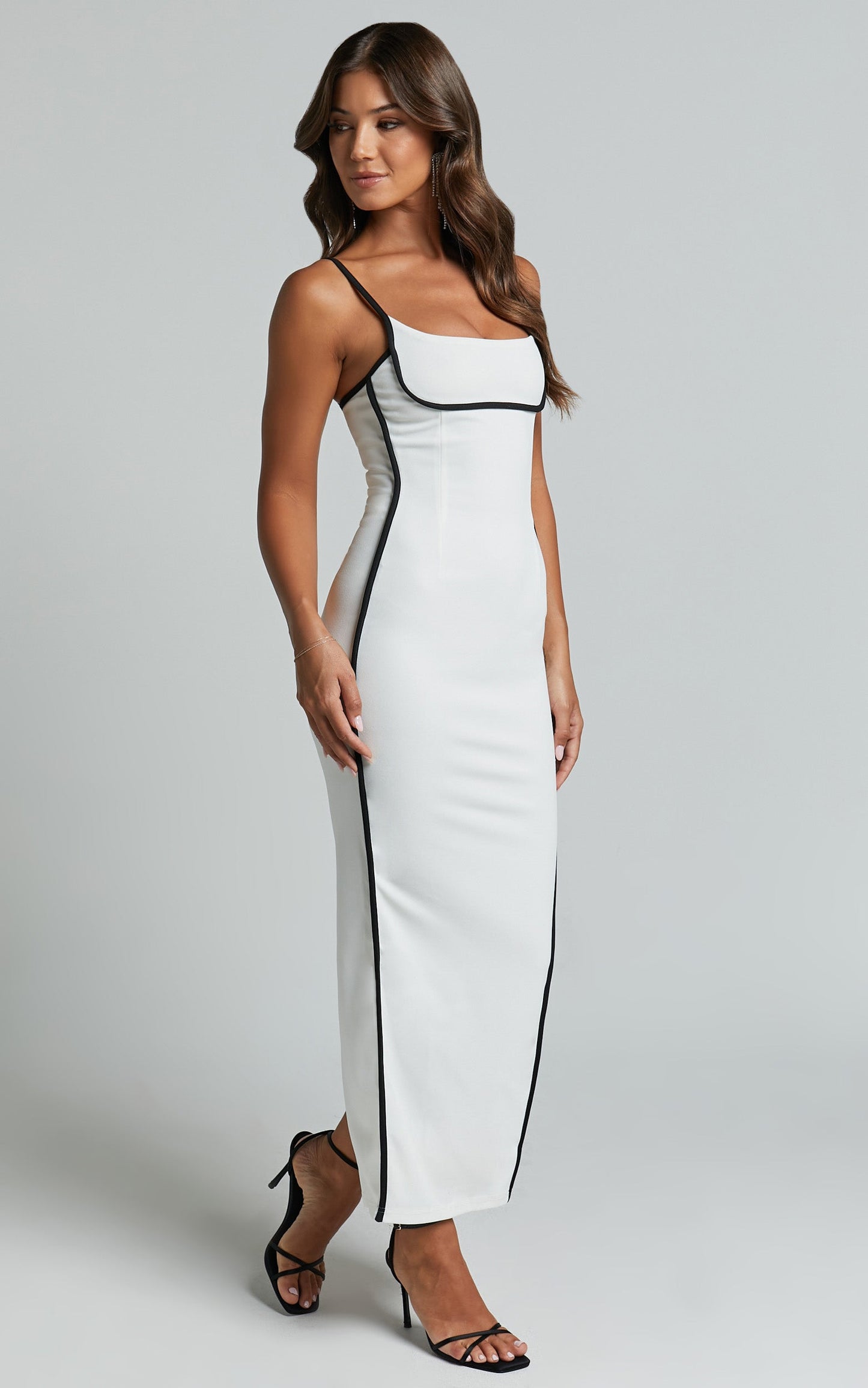 Abegaille Midi Dress - Bodycon Dress in White/Black