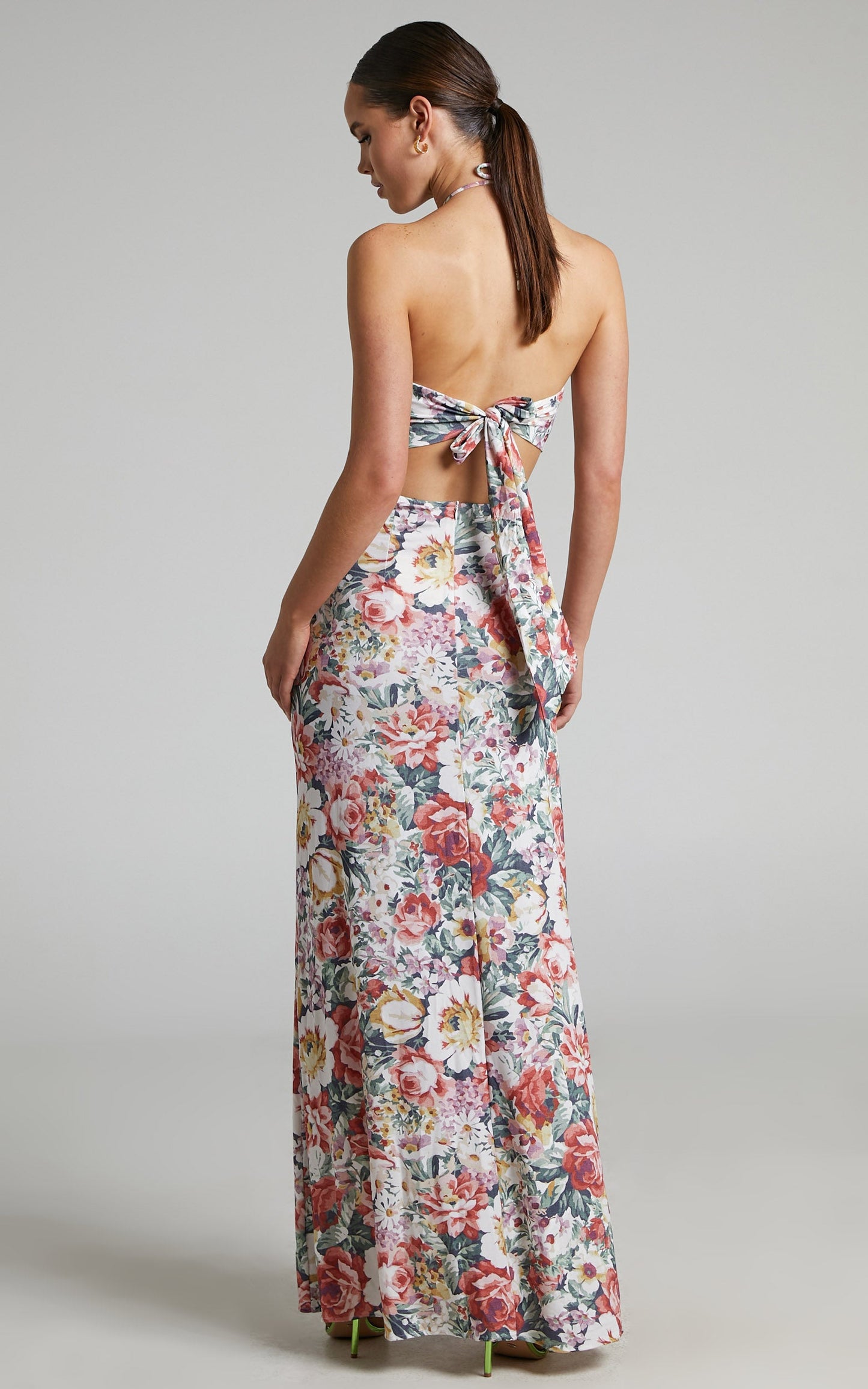 Alenka Halter Neck Ruched Centre Maxi Dress in Heritage Floral