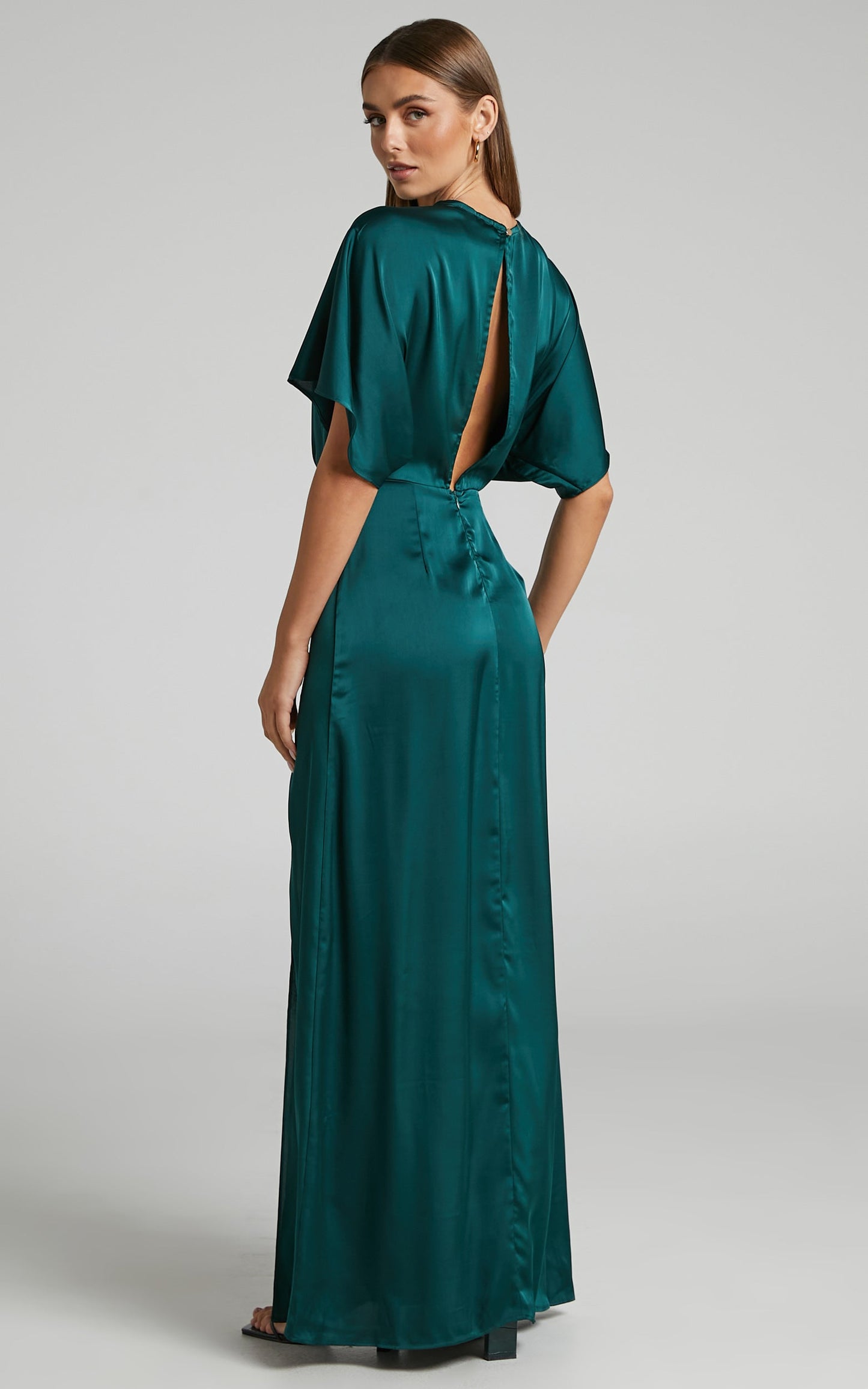 Azrael Maxi Dress - Angel Sleeve Thigh Split Plunge Neck Satin Dress in Emerald