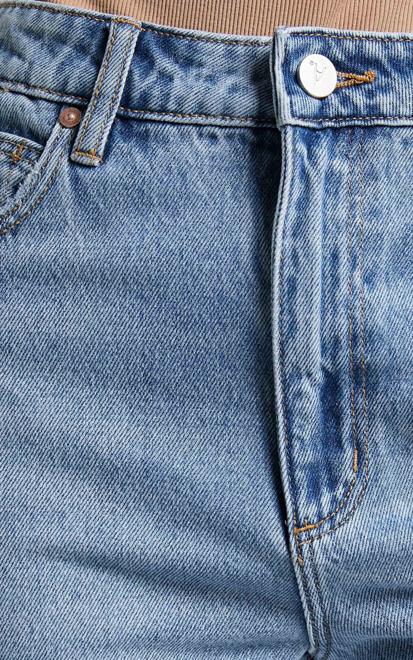 A 94 High Straight Sylvie Rip in Distressed Light Denim