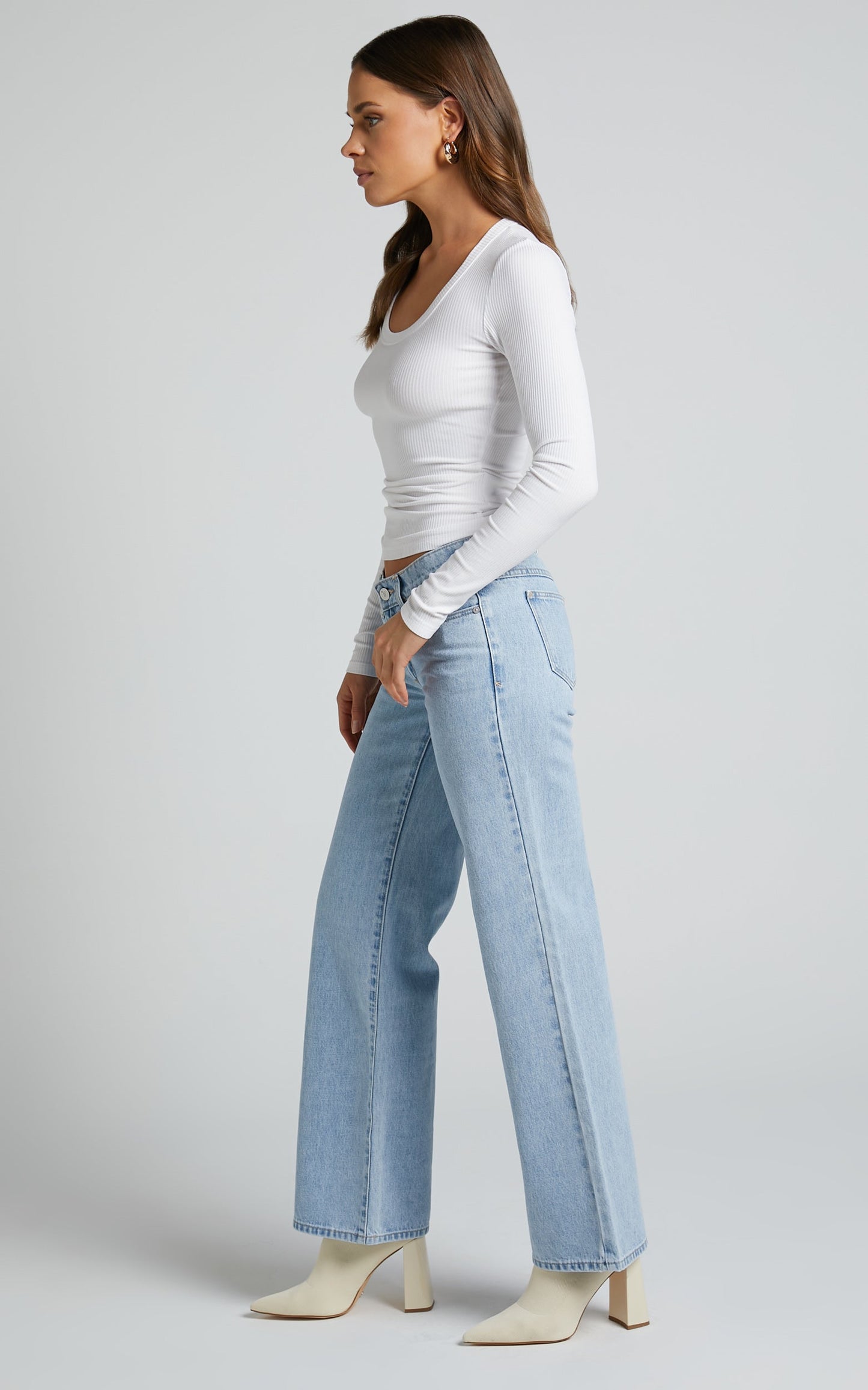 A 99 Low & Wide in Walk Away