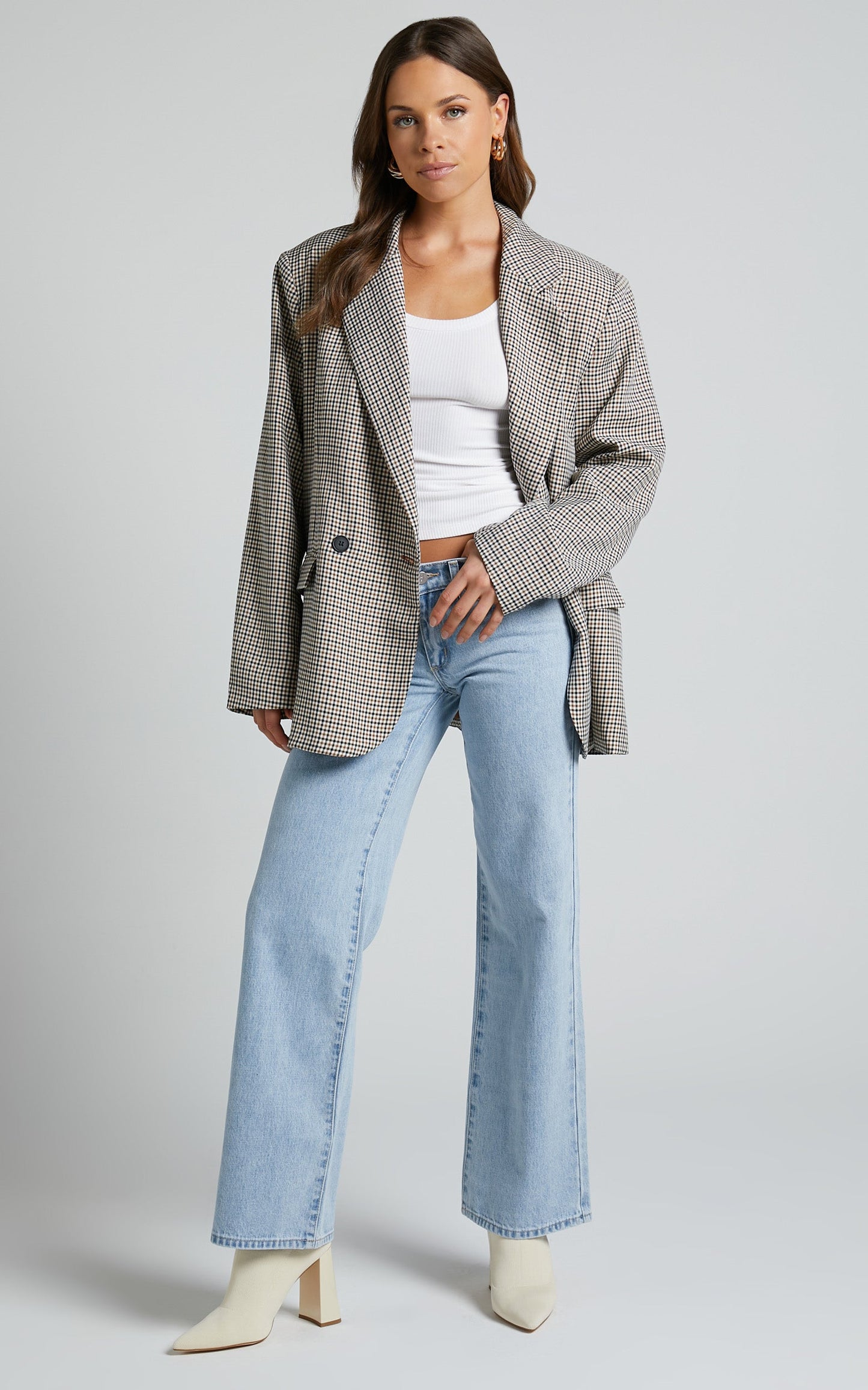 A 99 Low & Wide in Walk Away