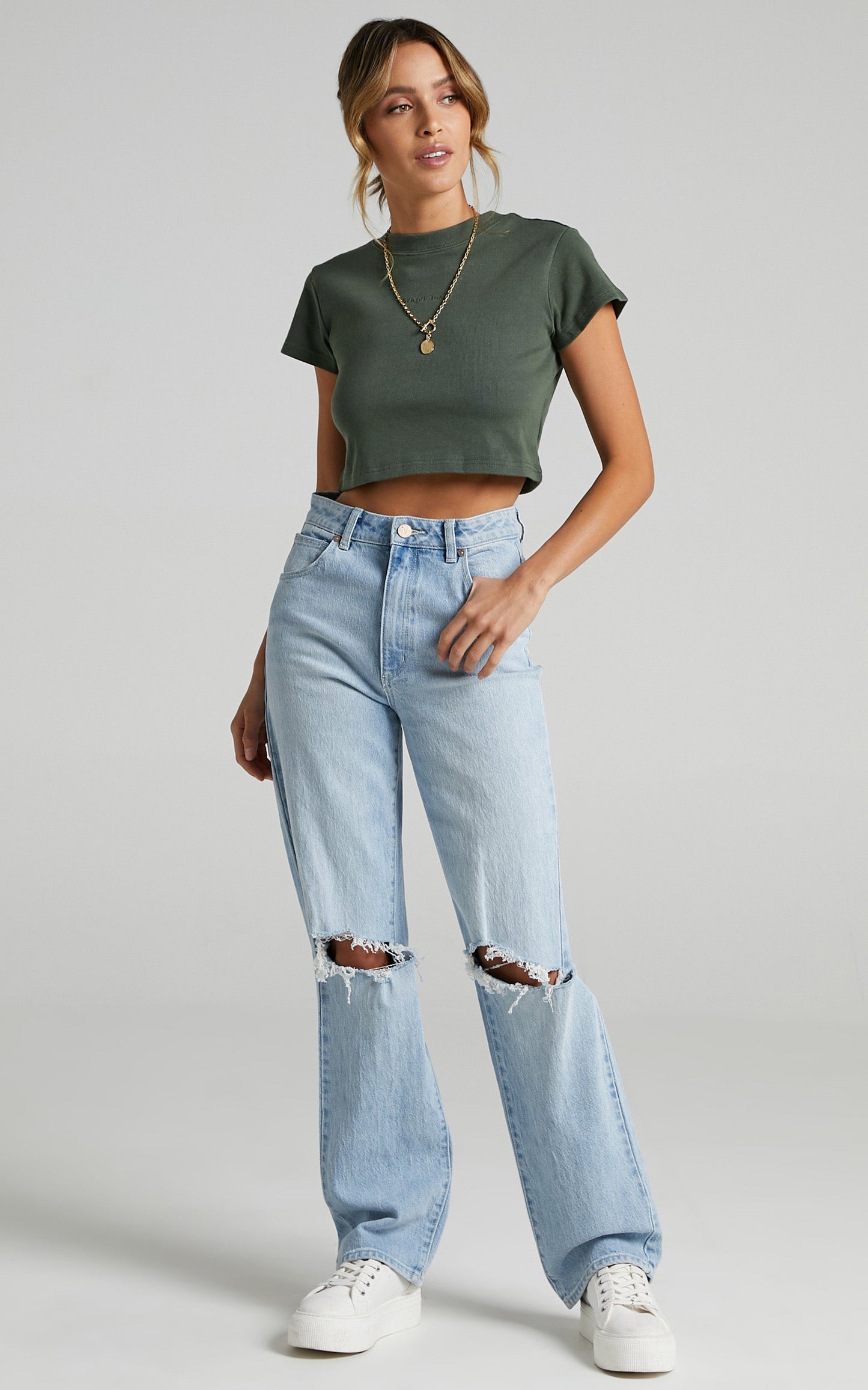 Abrand - A 90's Crop Tee in Olive