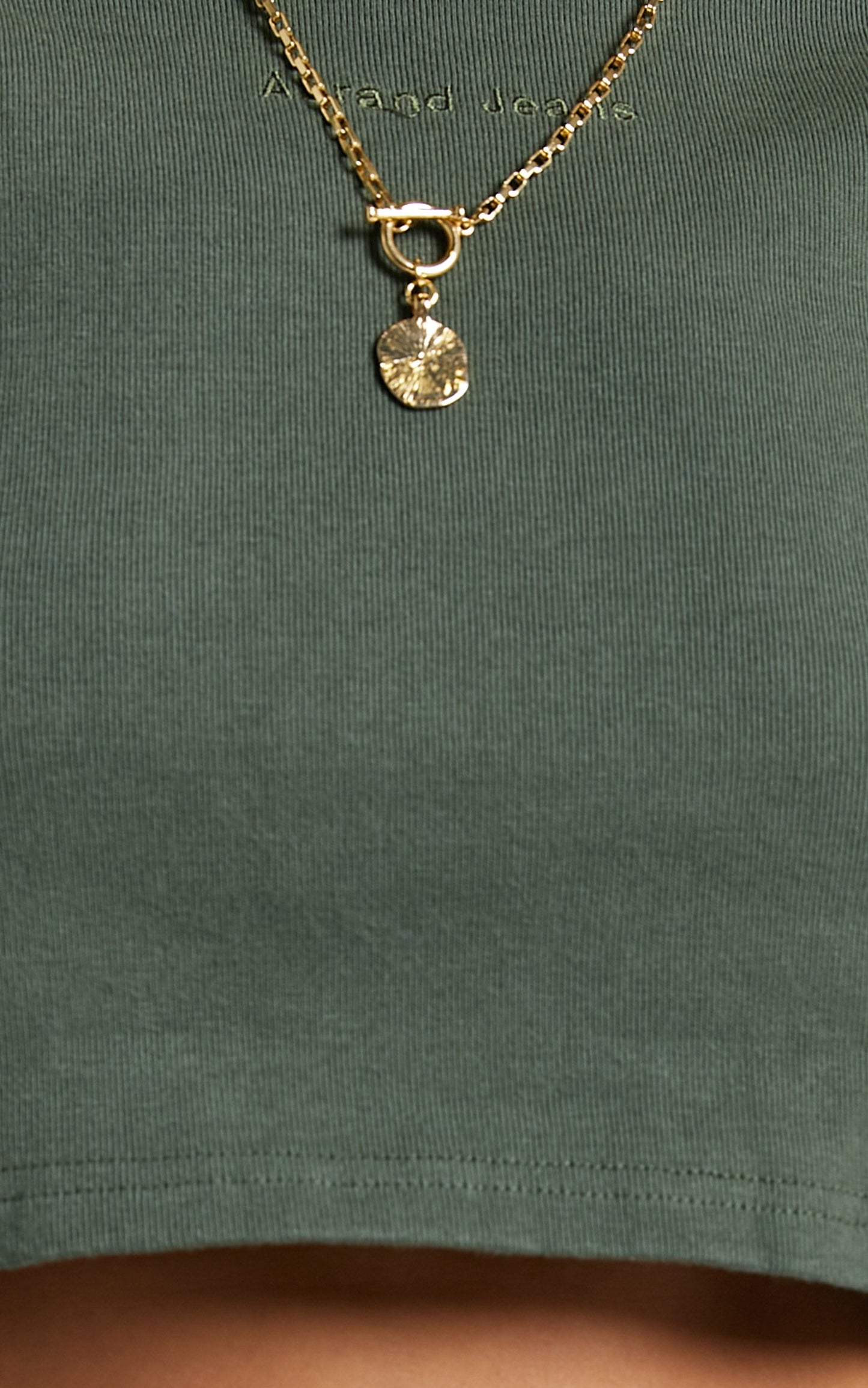 Abrand - A 90's Crop Tee in Olive