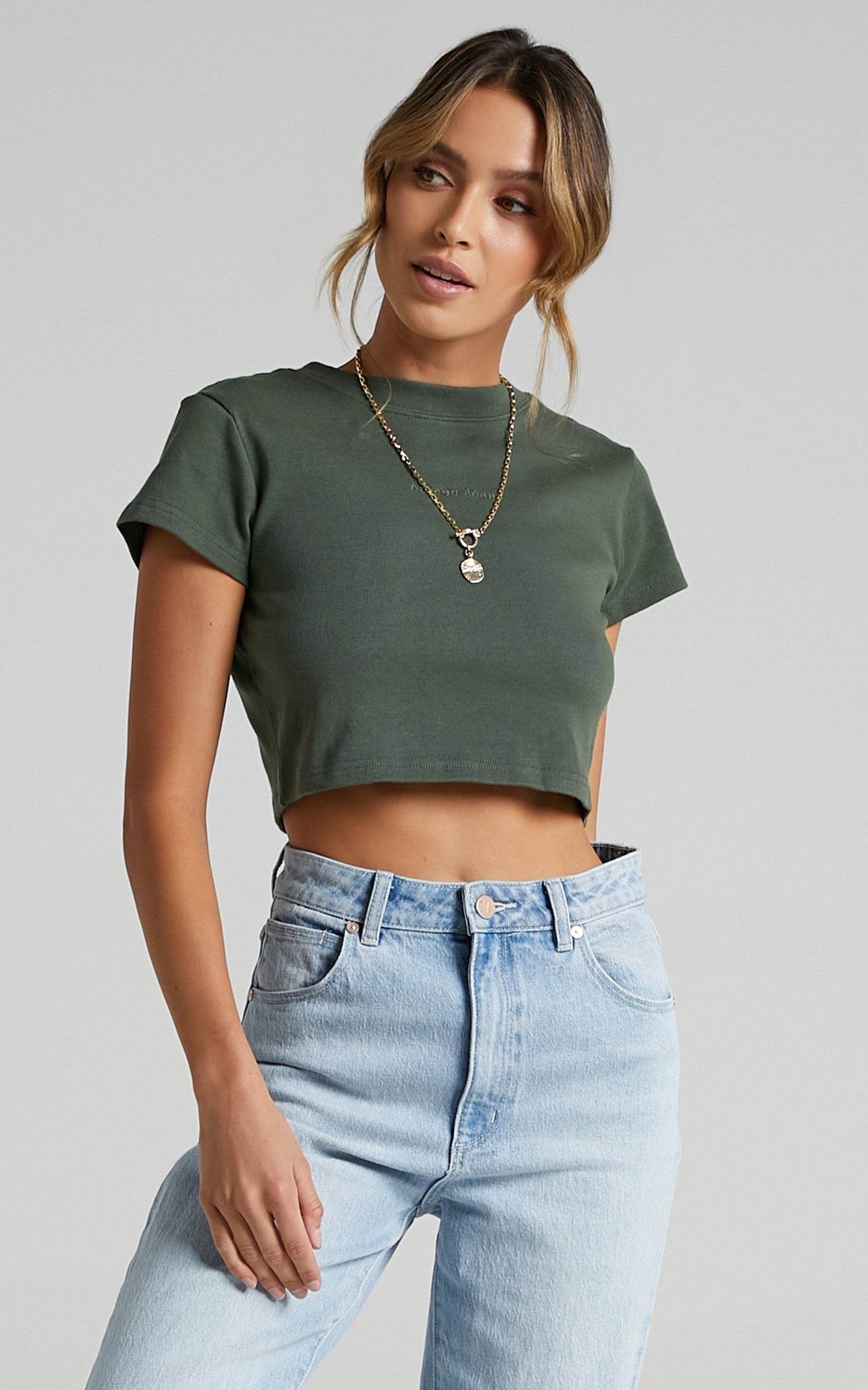 Abrand - A 90's Crop Tee in Olive