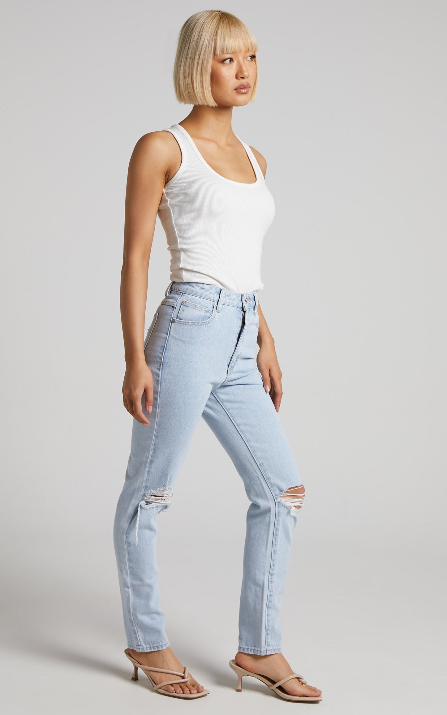 Abrand - A 94 HIGH SLIM DAWN STONE RIP Jeans in Bleach Blue