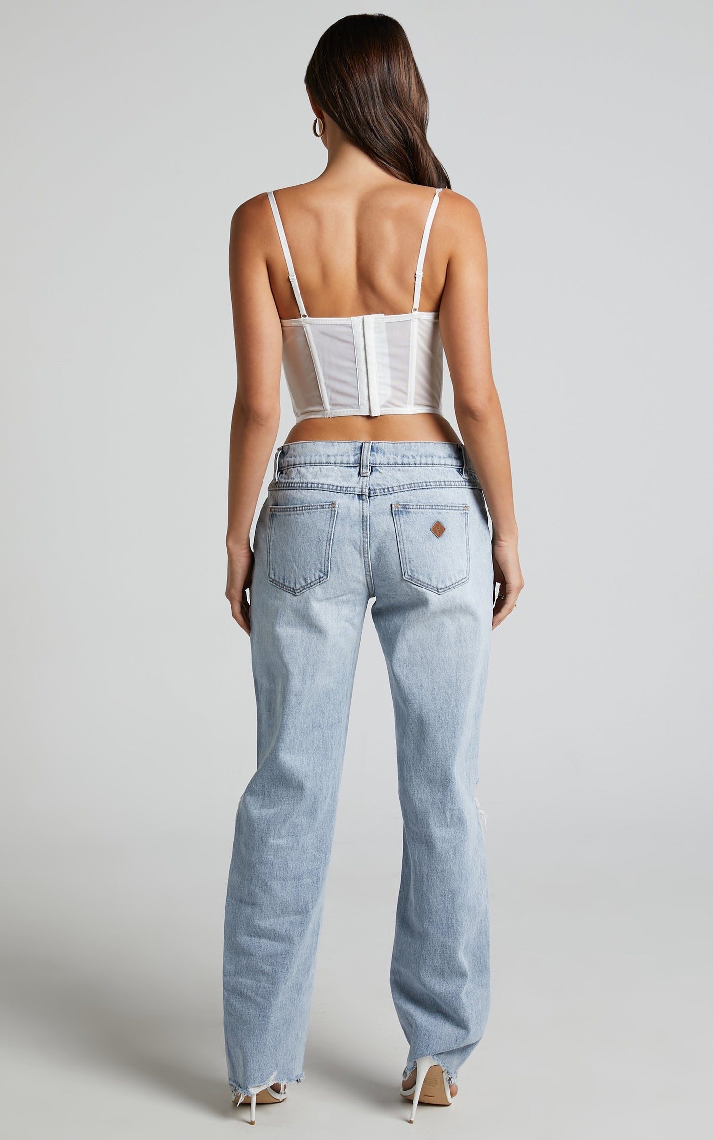 Abrand - A '99 Low Straight Joanne Rip Jeans in Distressed Light Denim