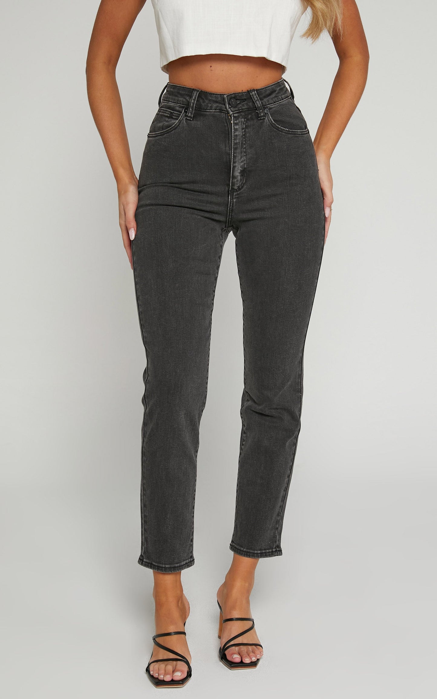 Abrand - A '94 High Slim Jean in 90210 Black