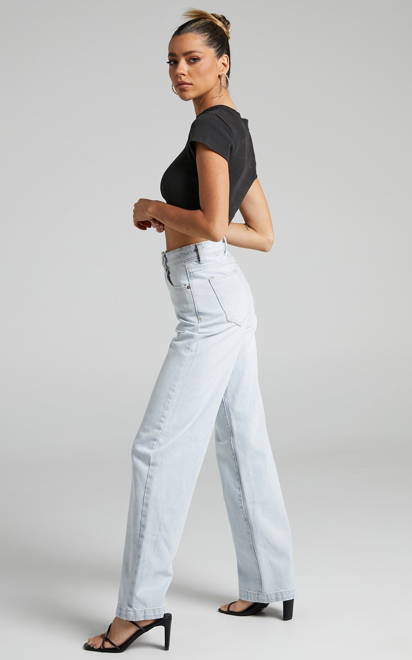 Abrand - A '94 High & Wide Millie Organic Jean in ORGANIC BLEACHED BLUE