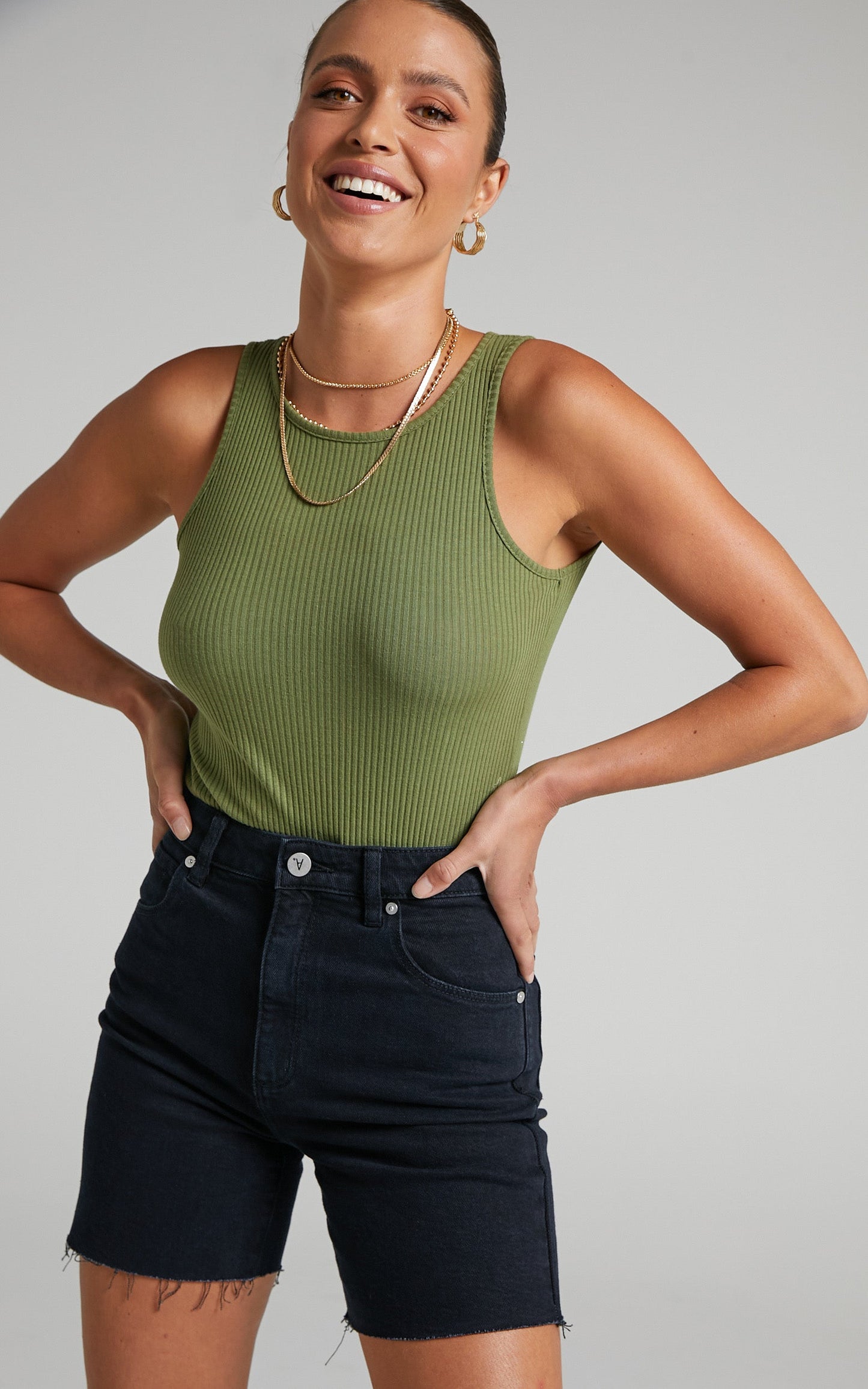 Abrand - A Claudia Cut Off Denim Shorts in Dead of night