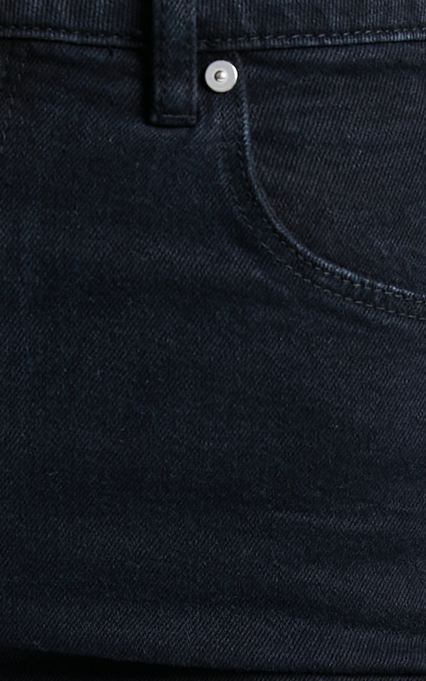 Abrand - A Claudia Cut Off Denim Shorts in Dead of night