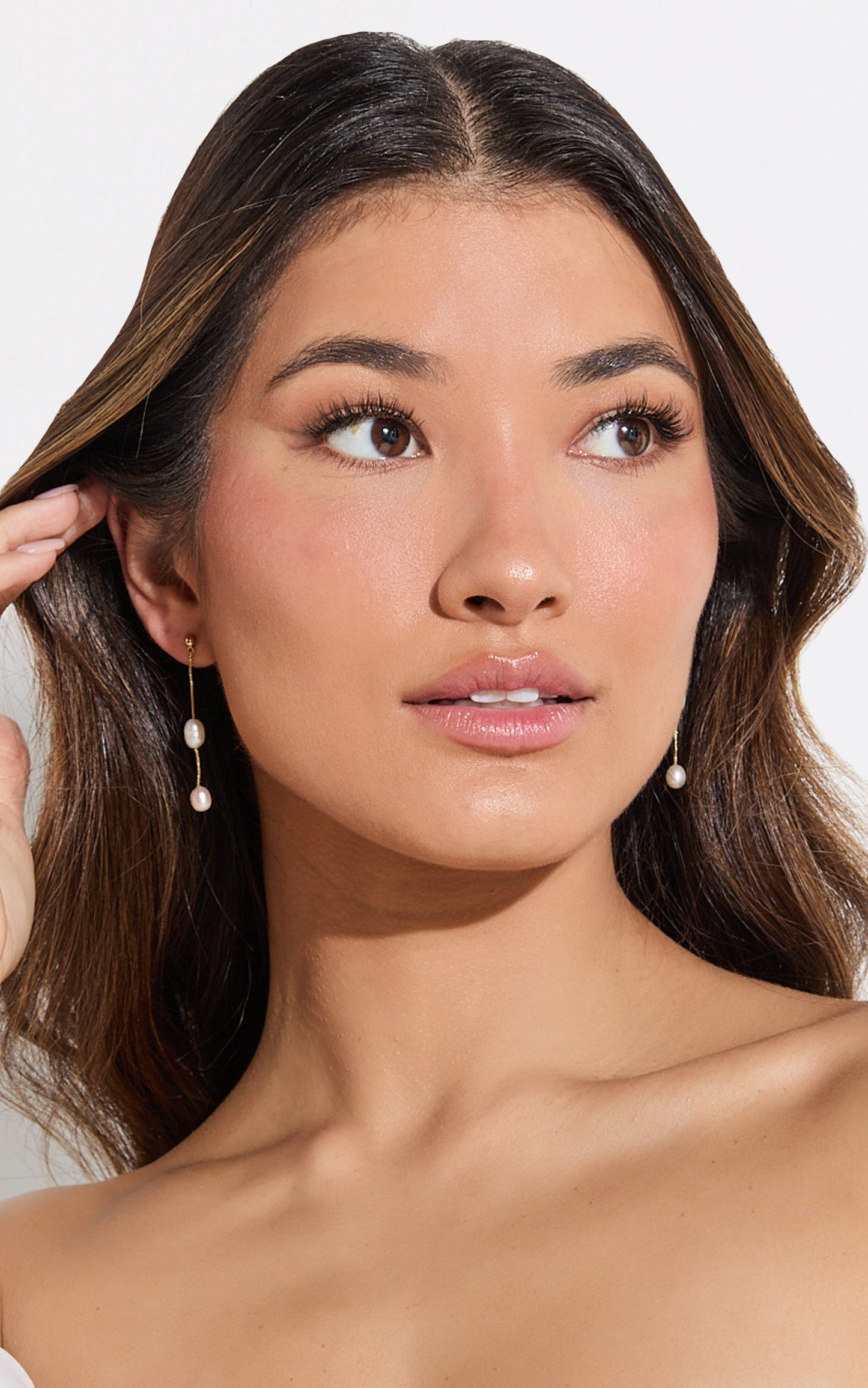 Adriana Earrings - Dainty Drop Pearl Earrings in Pearl/Gold