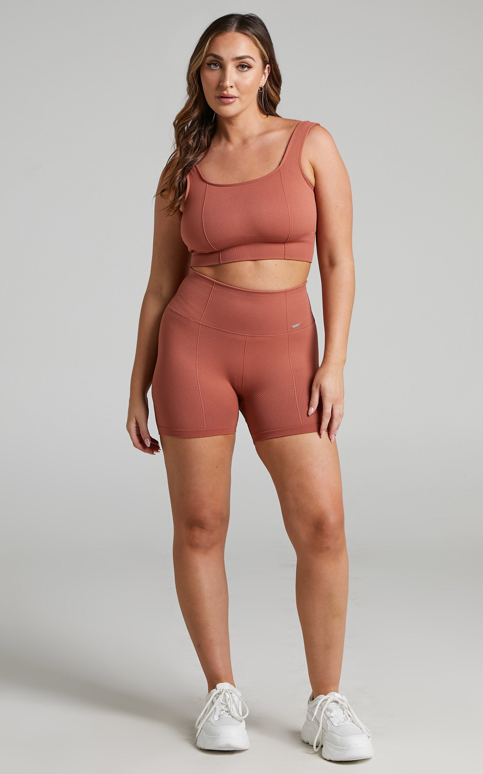 Aim'n - Luxe Seamless Midi Biker Shorts in Rouge