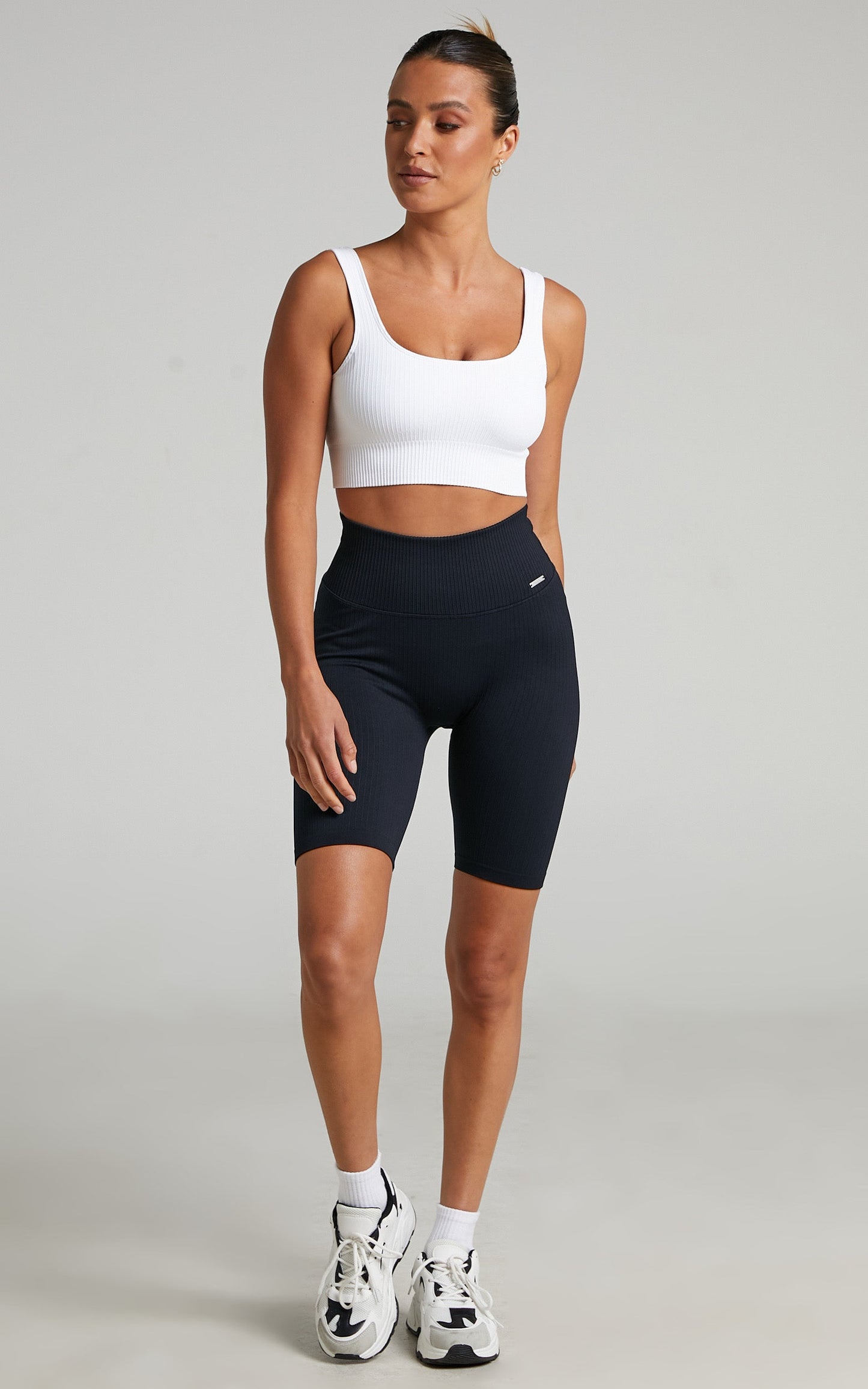 Aim'n - RIBBED SEAMLESS BIKER SHORTS in Black